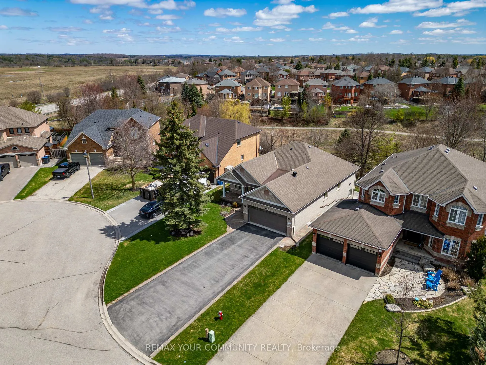 Photo 4 of 13 Foxbury Place, Caledon, Bolton North — HOMEH