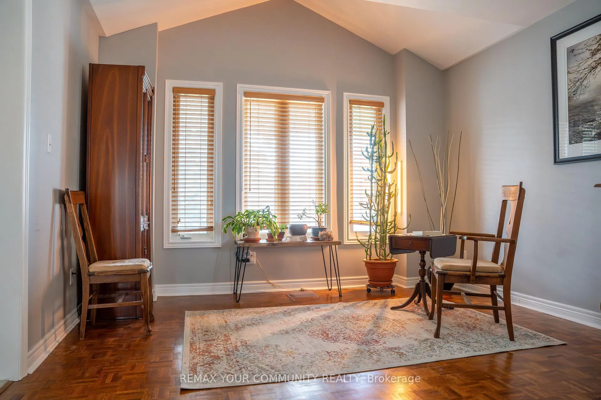 Photo 8 of 13 Foxbury Place, Caledon, Bolton North — HOMEH