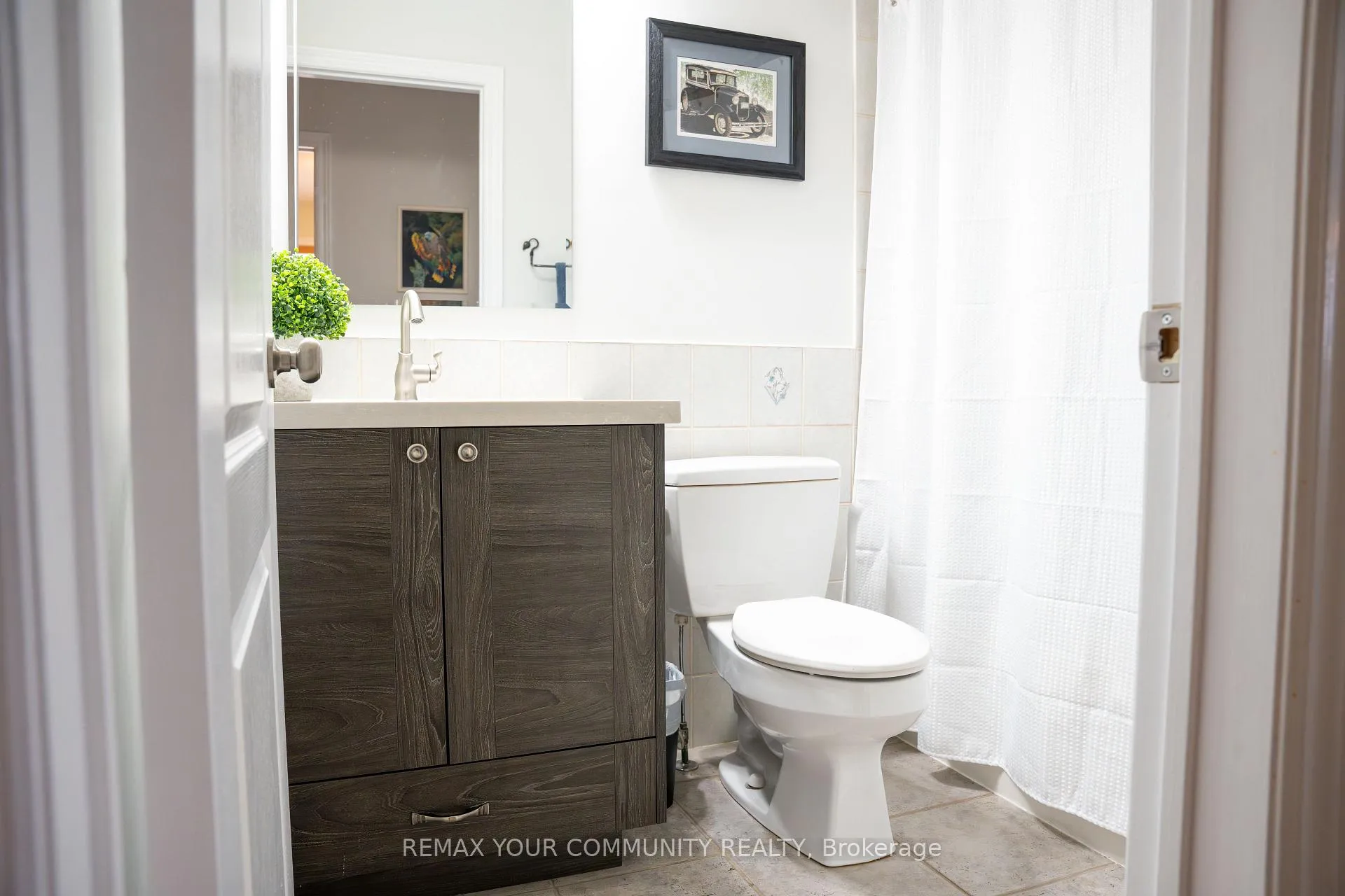 Photo 16 of 13 Foxbury Place, Caledon, Bolton North — HOMEH