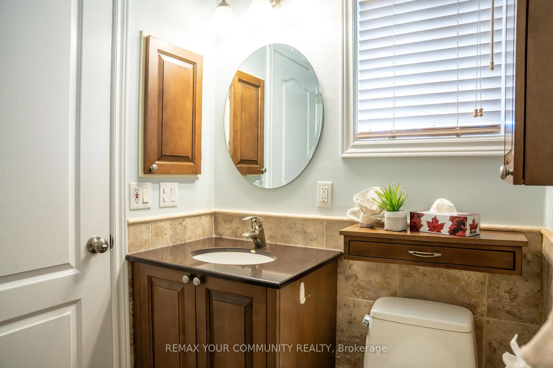 Photo 24 of 13 Foxbury Place, Caledon, Bolton North — HOMEH