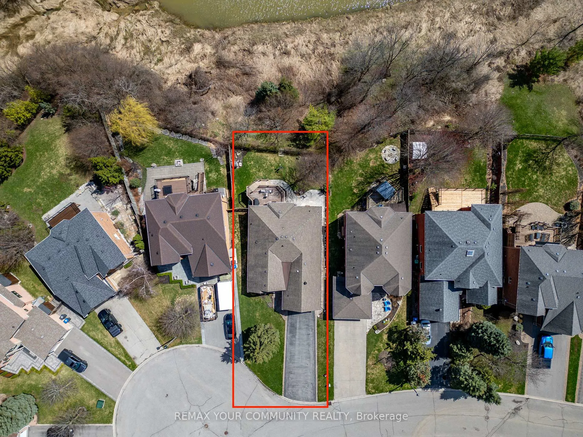 Photo 40 of 13 Foxbury Place, Caledon, Bolton North — HOMEH