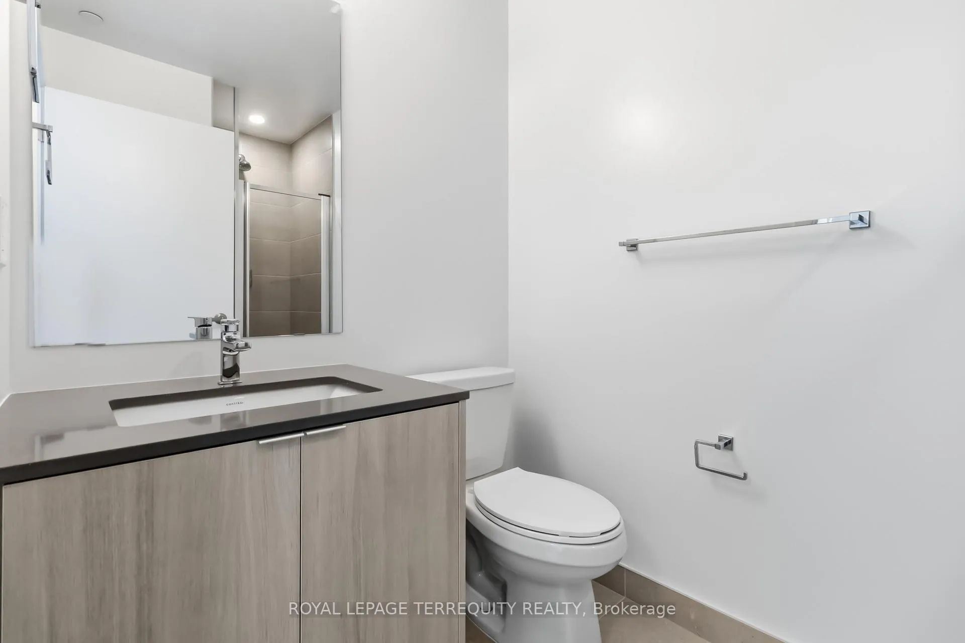 Photo 6 of Unit 811, 2088 James Street, Burlington, Brant — HOMEH