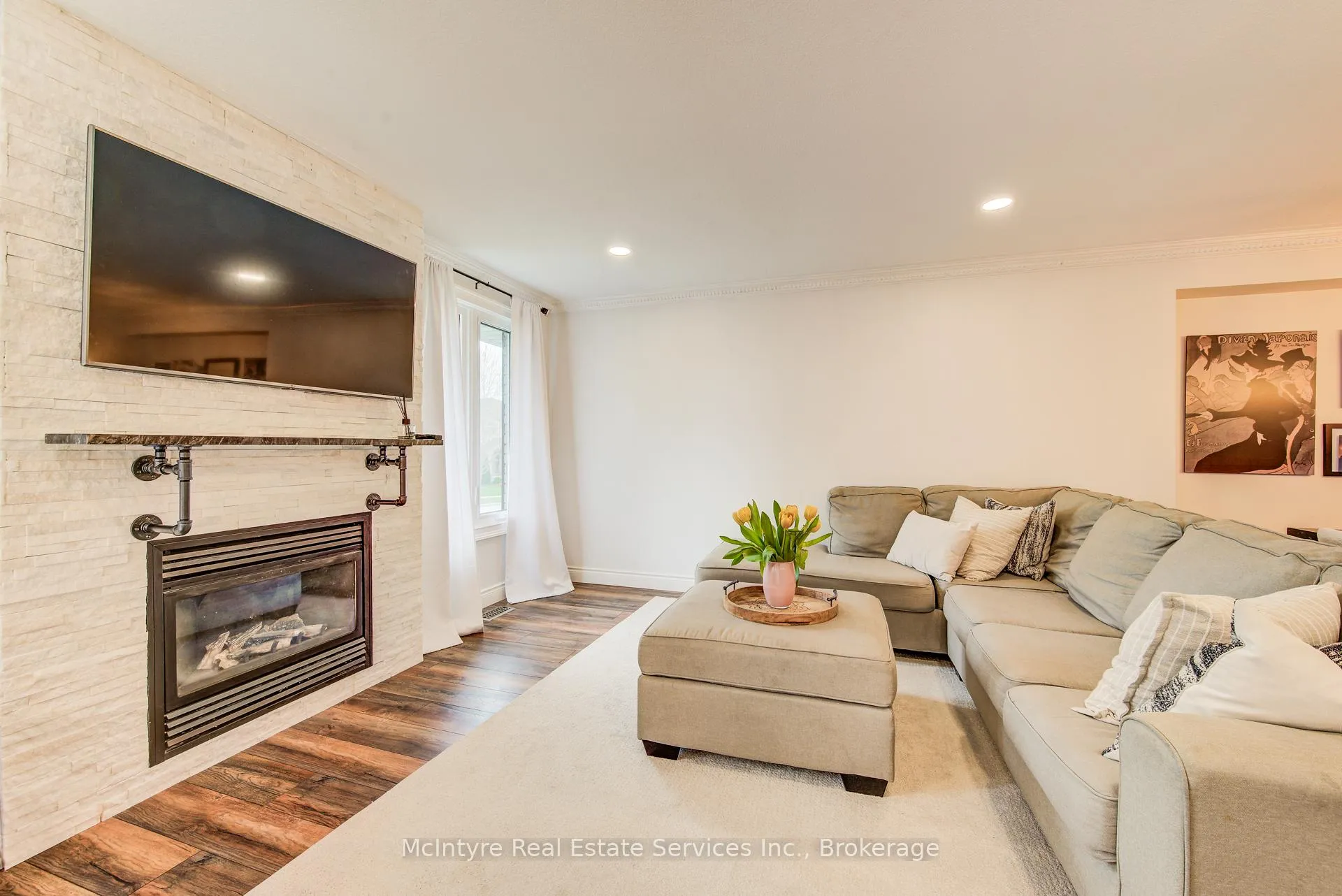 Photo 10 of 350 Auburn Drive, Waterloo — HOMEH