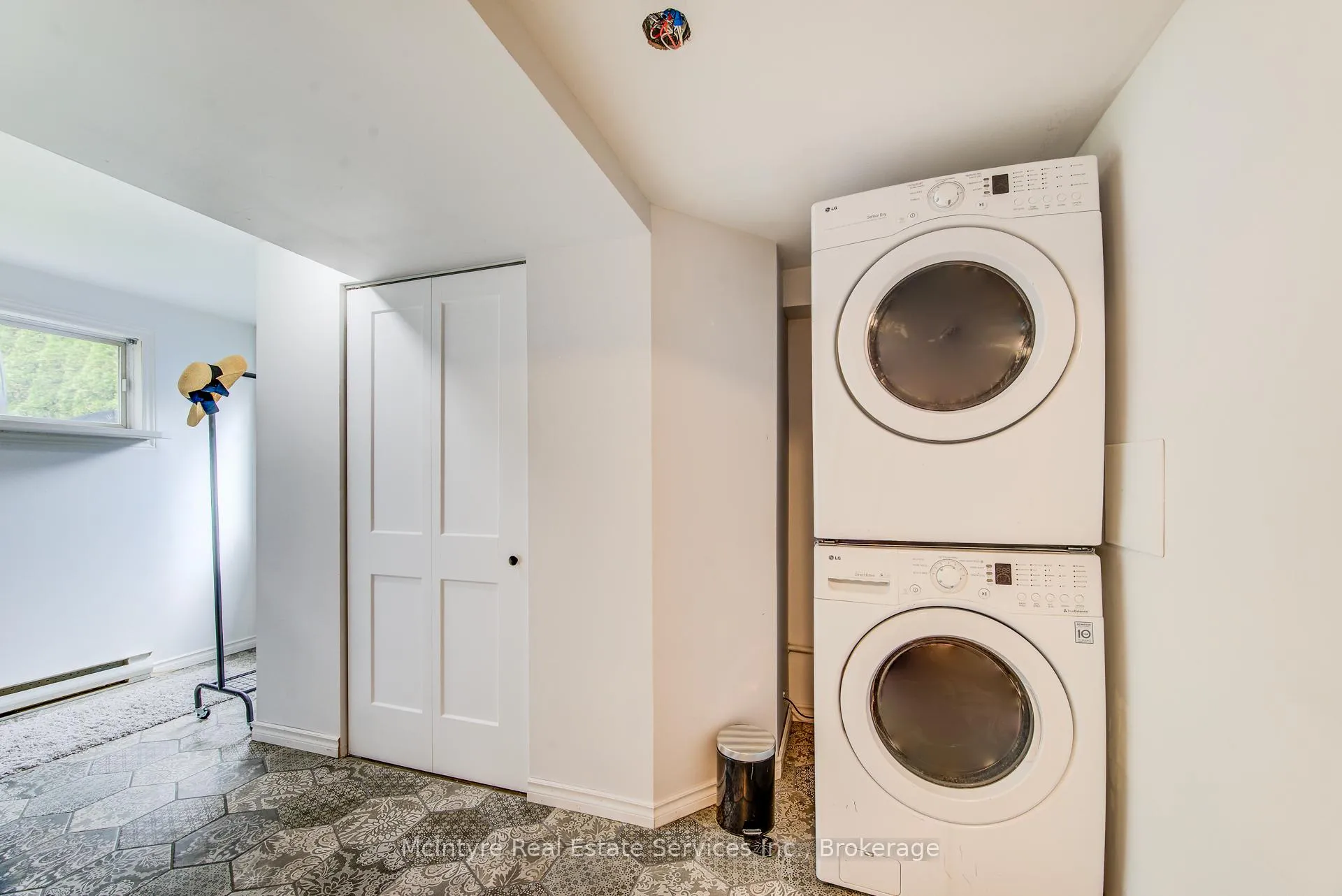 Photo 40 of 350 Auburn Drive, Waterloo — HOMEH