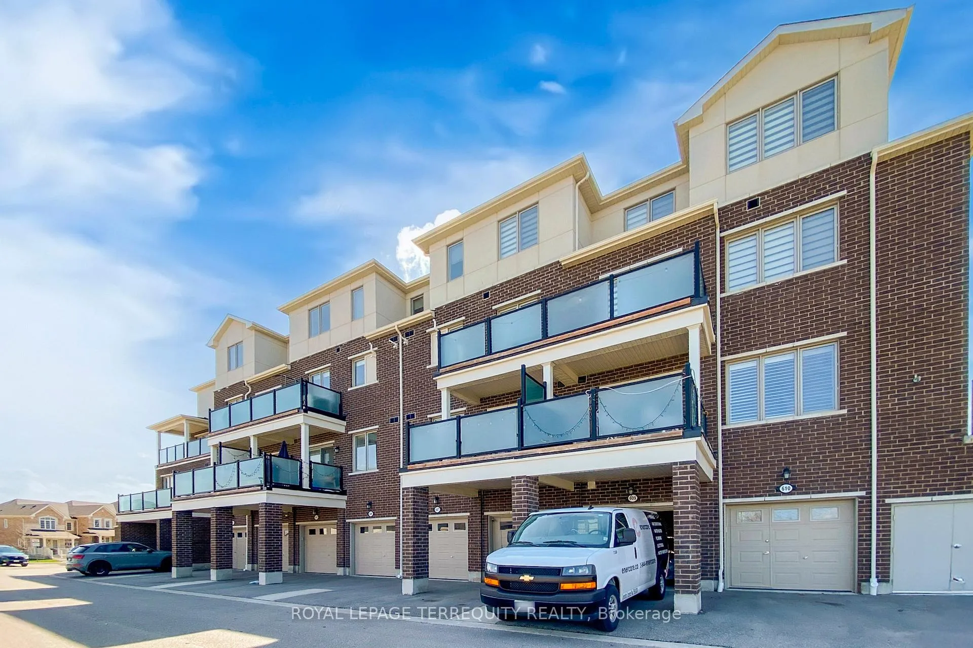 Photo 4 of Unit 608, 1148 Dragonfly Avenue, Pickering, Rural Pickering — HOMEH