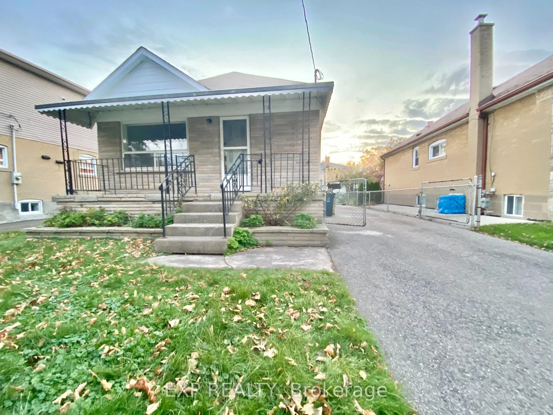 Photo 1 of 158 Hallmark Avenue, Etobicoke, Alderwood — HOMEH