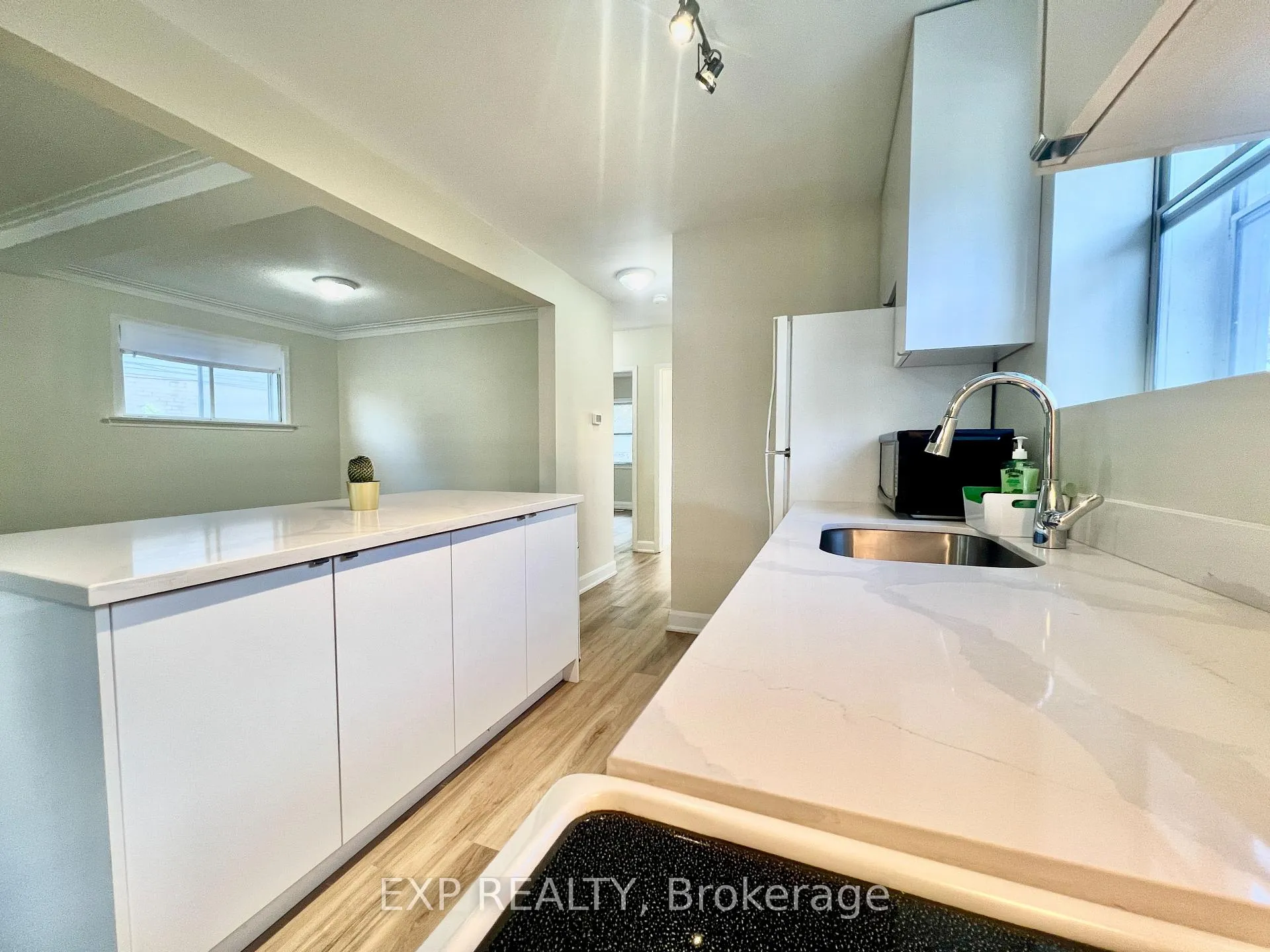 Photo 4 of 158 Hallmark Avenue, Etobicoke, Alderwood — HOMEH