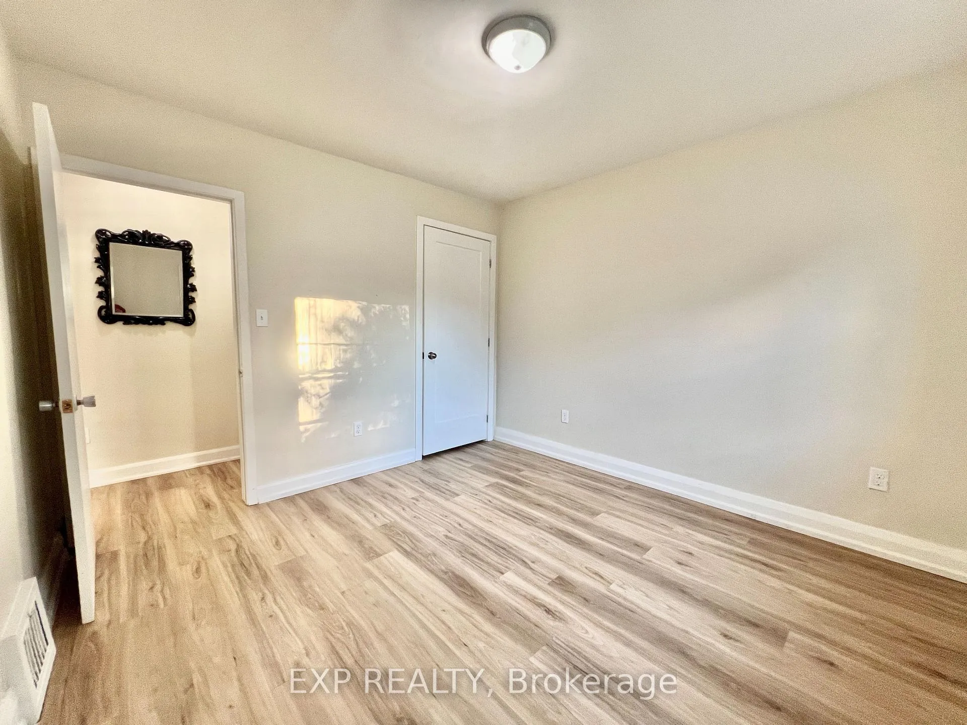 Photo 18 of 158 Hallmark Avenue, Etobicoke, Alderwood — HOMEH