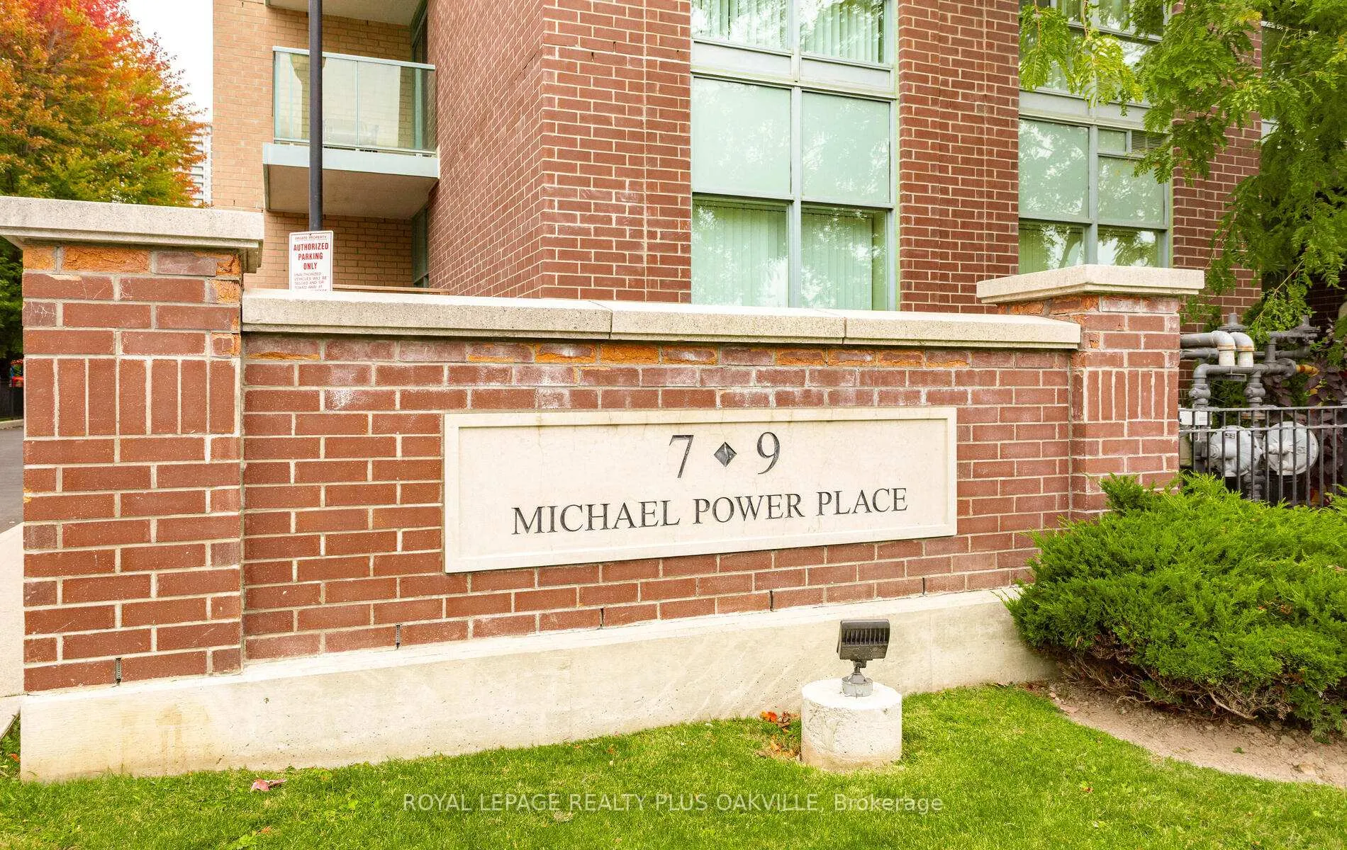 Photo 2 of Unit LPH07, 7 Michael Power Place, Etobicoke, Islington-City Centre West — HOMEH
