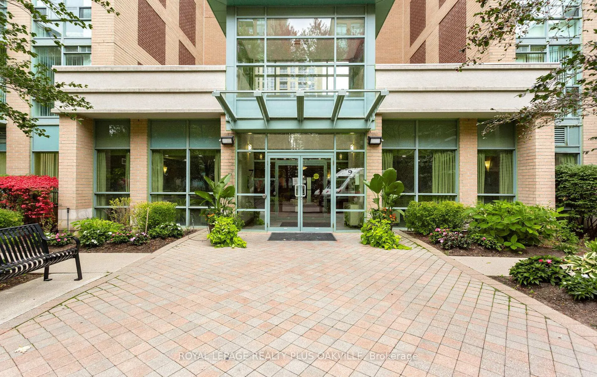 Photo 4 of Unit LPH07, 7 Michael Power Place, Etobicoke, Islington-City Centre West — HOMEH