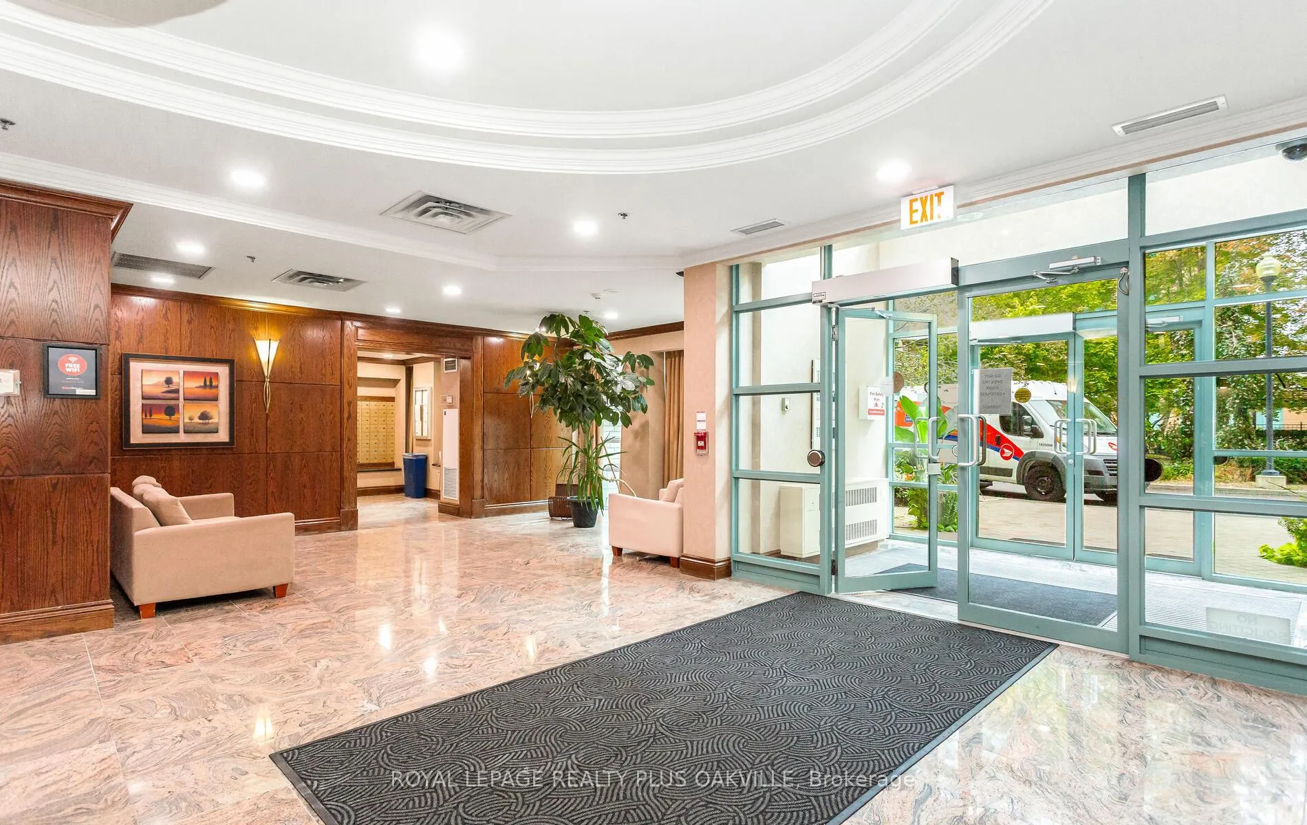 Photo 6 of Unit LPH07, 7 Michael Power Place, Etobicoke, Islington-City Centre West — HOMEH