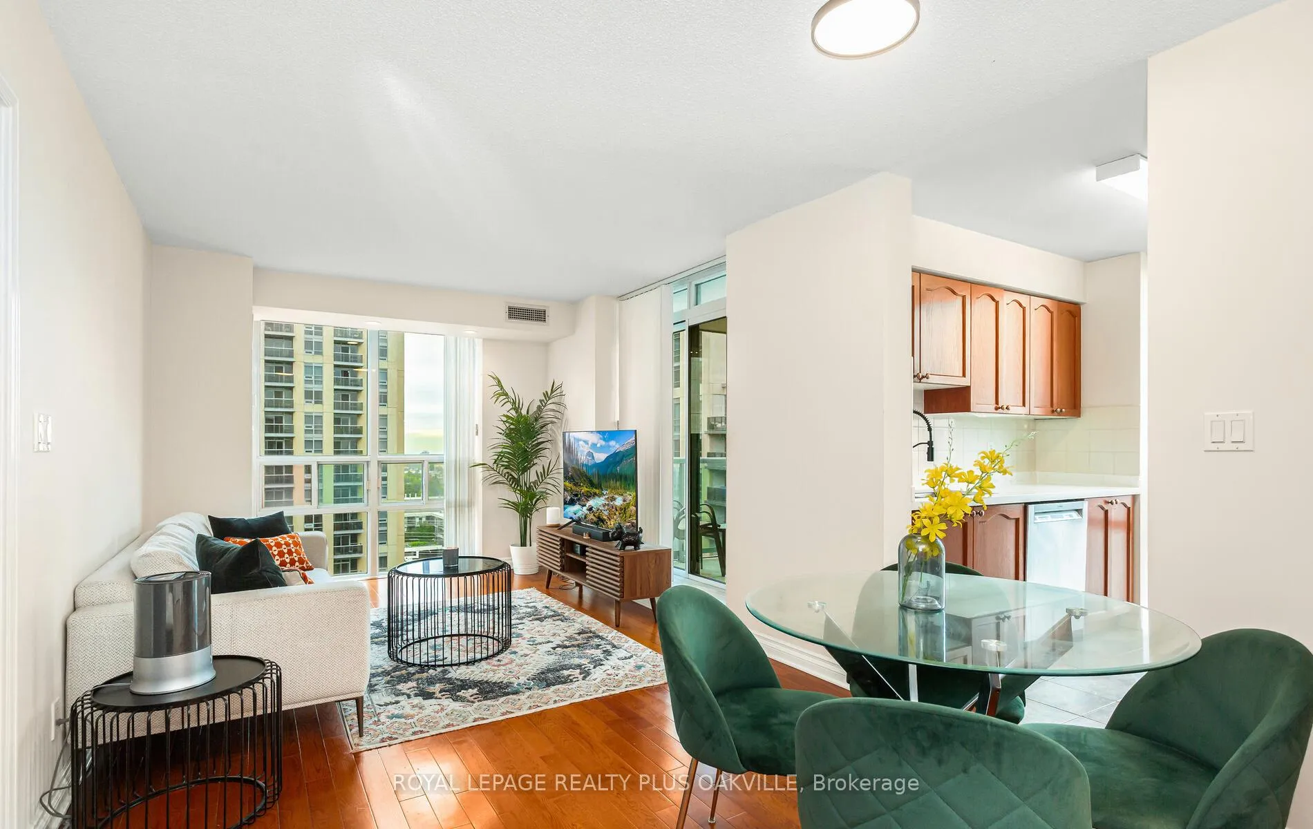 Photo 16 of Unit LPH07, 7 Michael Power Place, Etobicoke, Islington-City Centre West — HOMEH