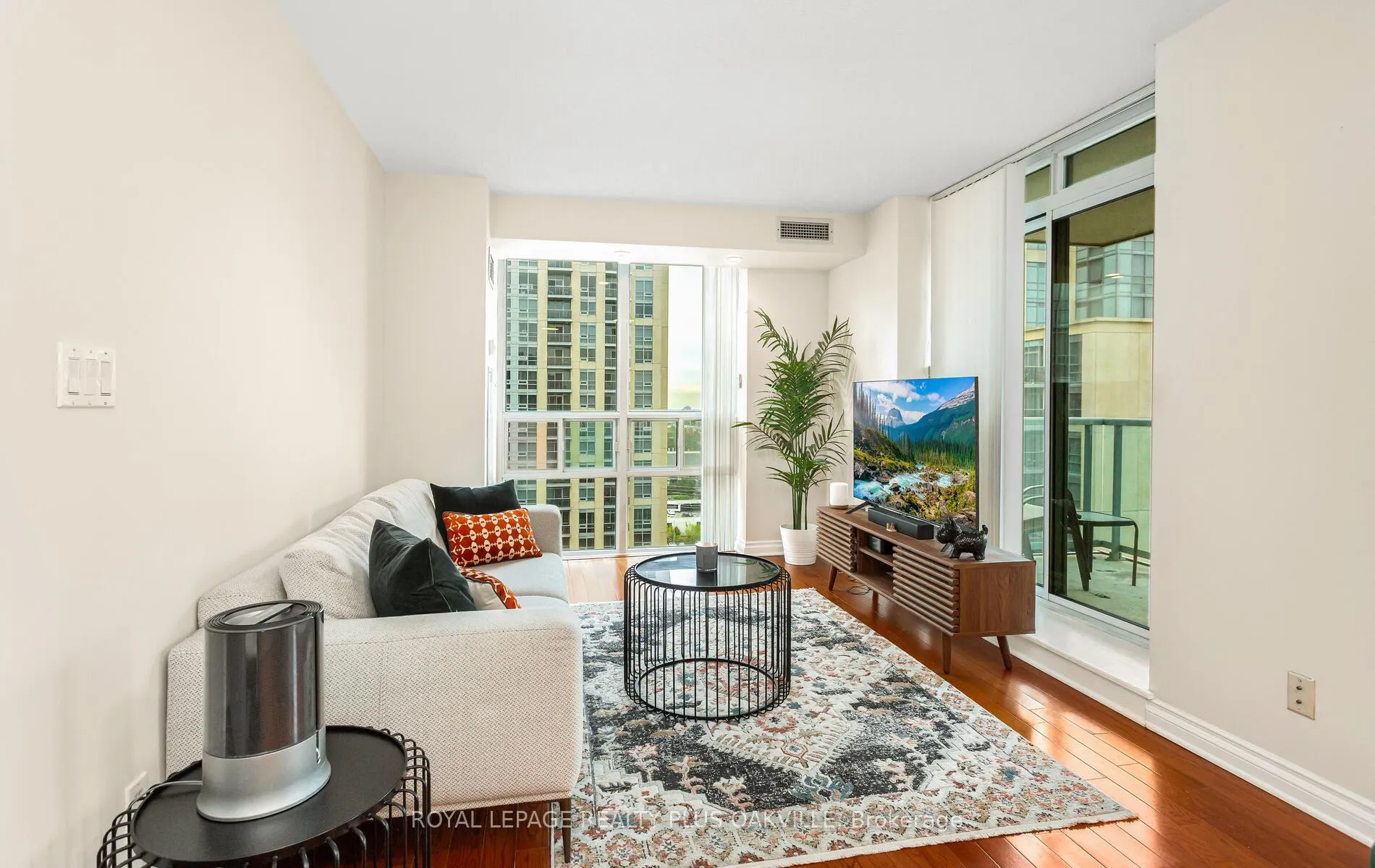 Photo 17 of Unit LPH07, 7 Michael Power Place, Etobicoke, Islington-City Centre West — HOMEH