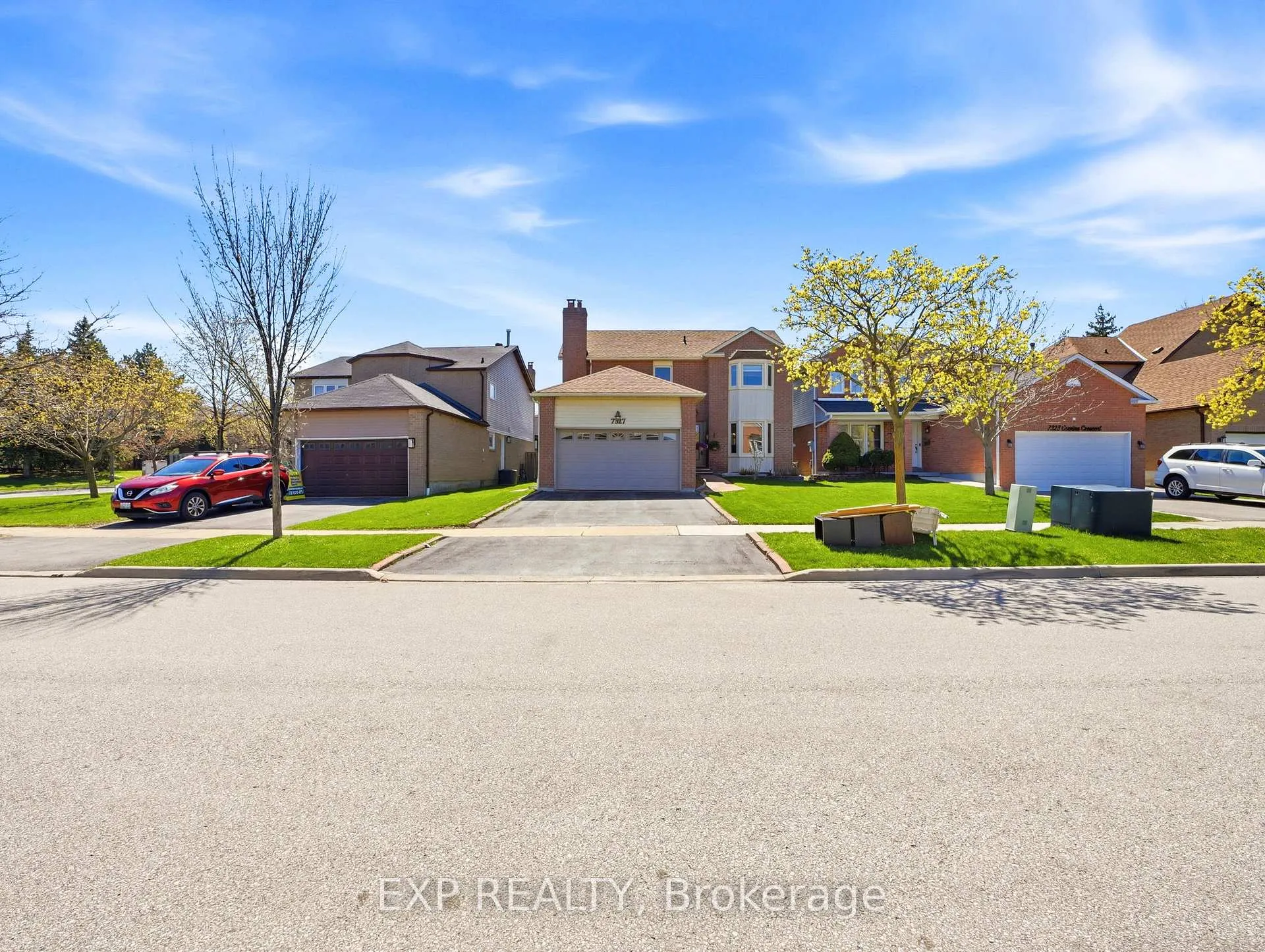 Photo 2 of 7327 Corrine Crescent, Mississauga, Meadowvale — HOMEH