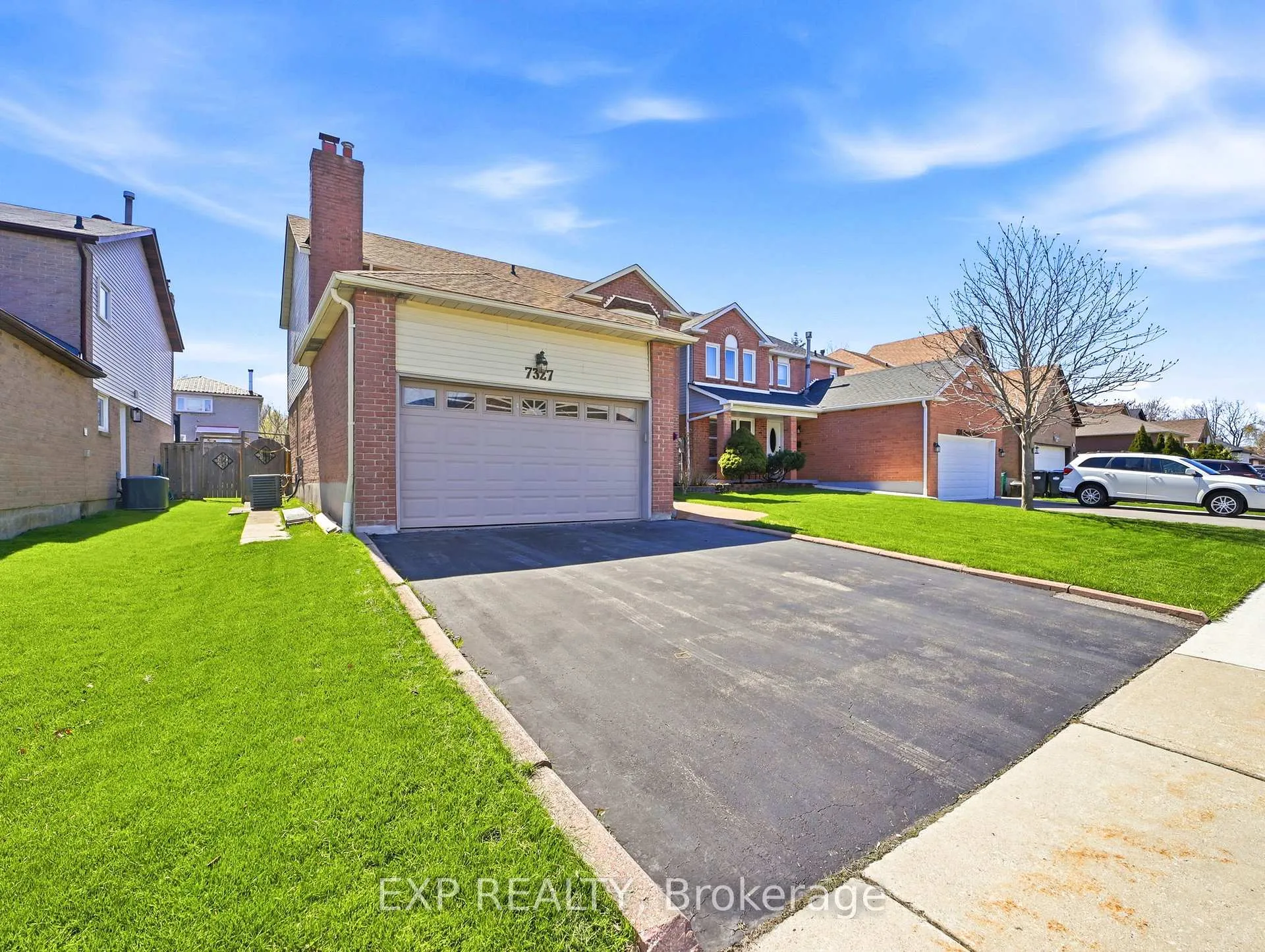 Photo 3 of 7327 Corrine Crescent, Mississauga, Meadowvale — HOMEH
