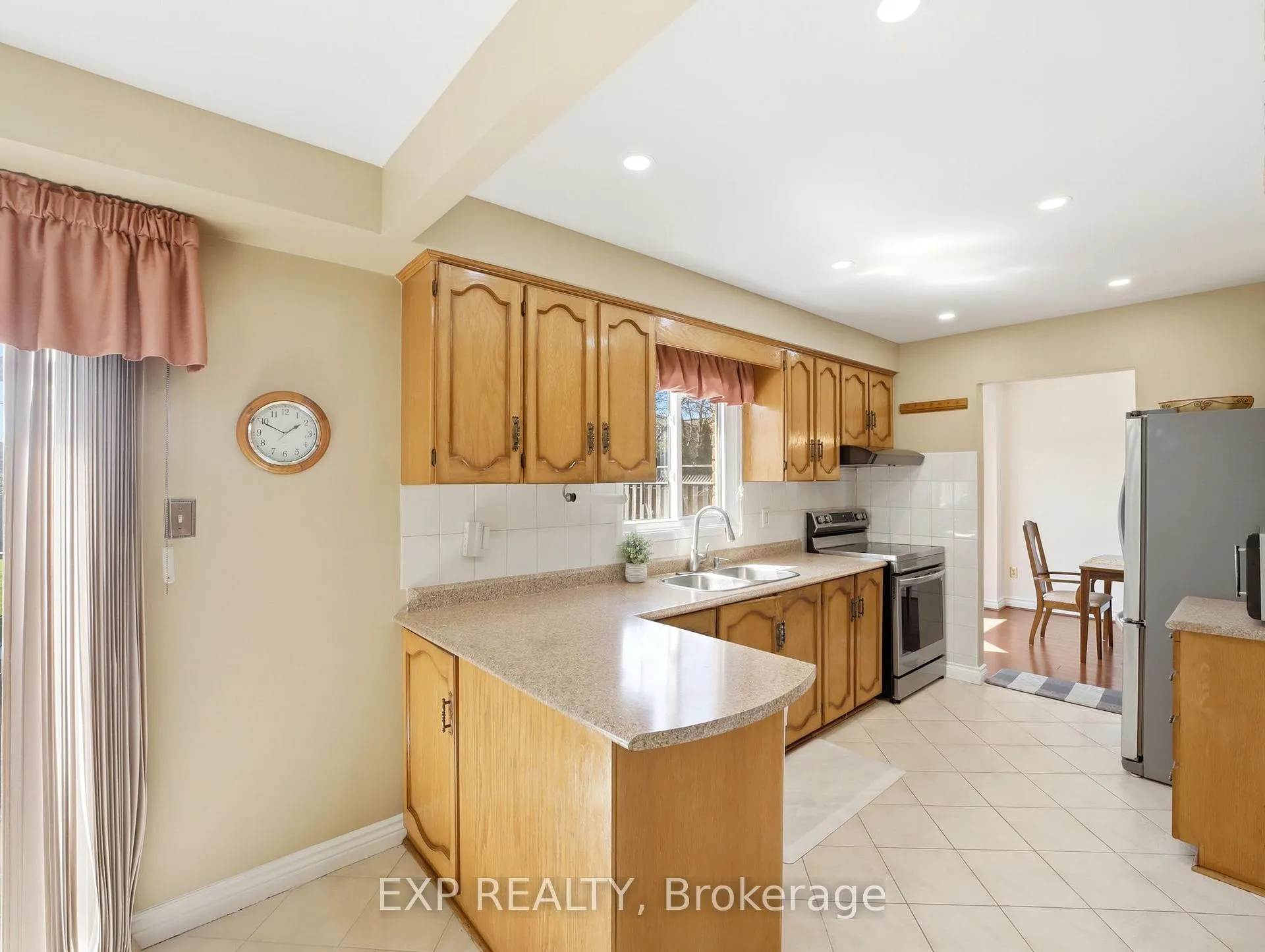 Photo 10 of 7327 Corrine Crescent, Mississauga, Meadowvale — HOMEH