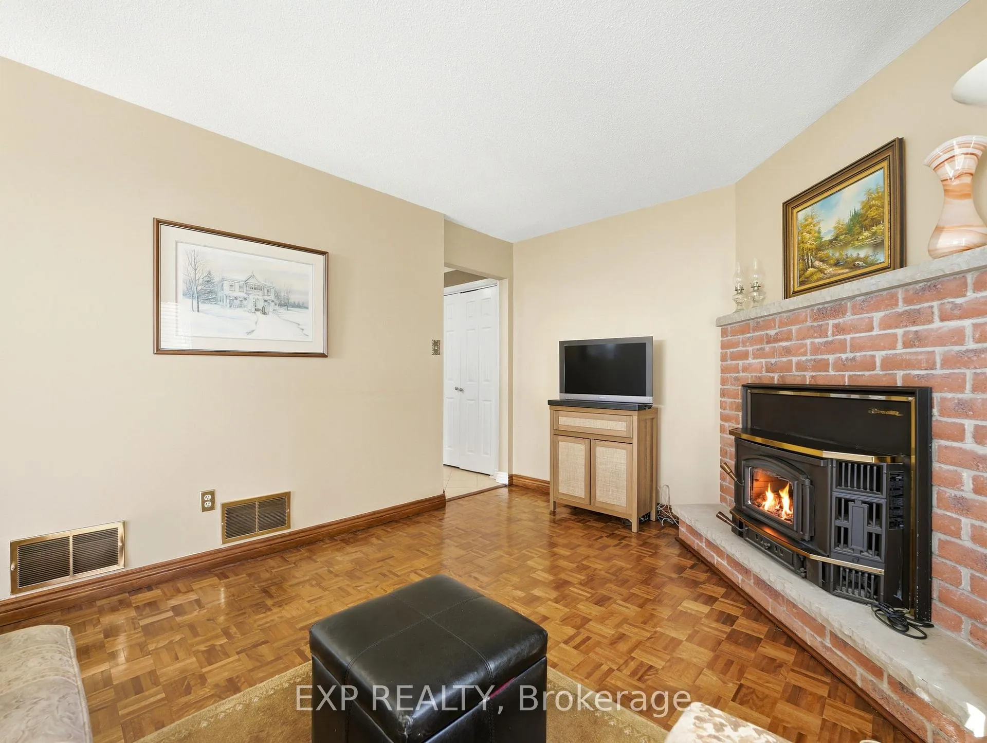 Photo 19 of 7327 Corrine Crescent, Mississauga, Meadowvale — HOMEH