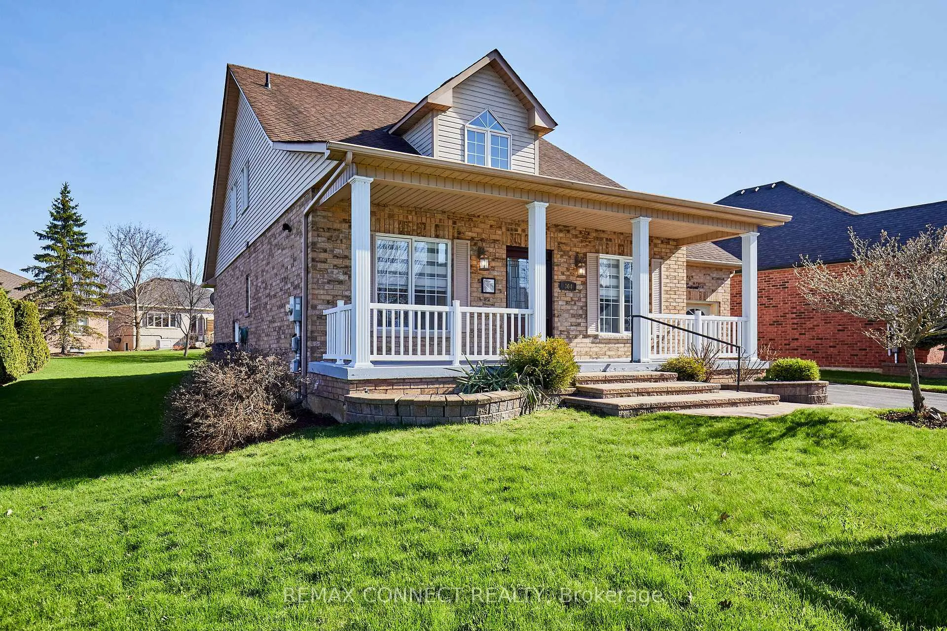Photo 2 of 304 Waterbury Crescent, Scugog, Port Perry — HOMEH
