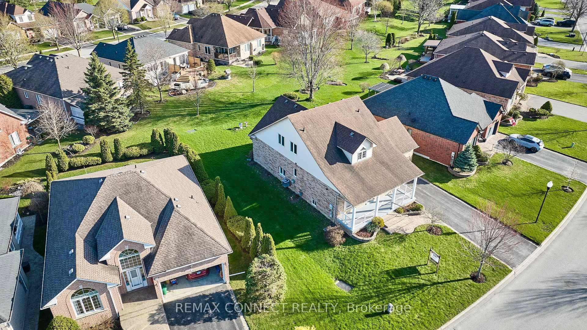 Photo 3 of 304 Waterbury Crescent, Scugog, Port Perry — HOMEH