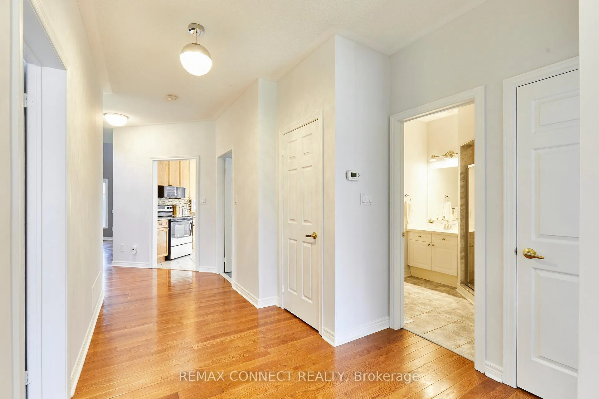 Photo 9 of 304 Waterbury Crescent, Scugog, Port Perry — HOMEH