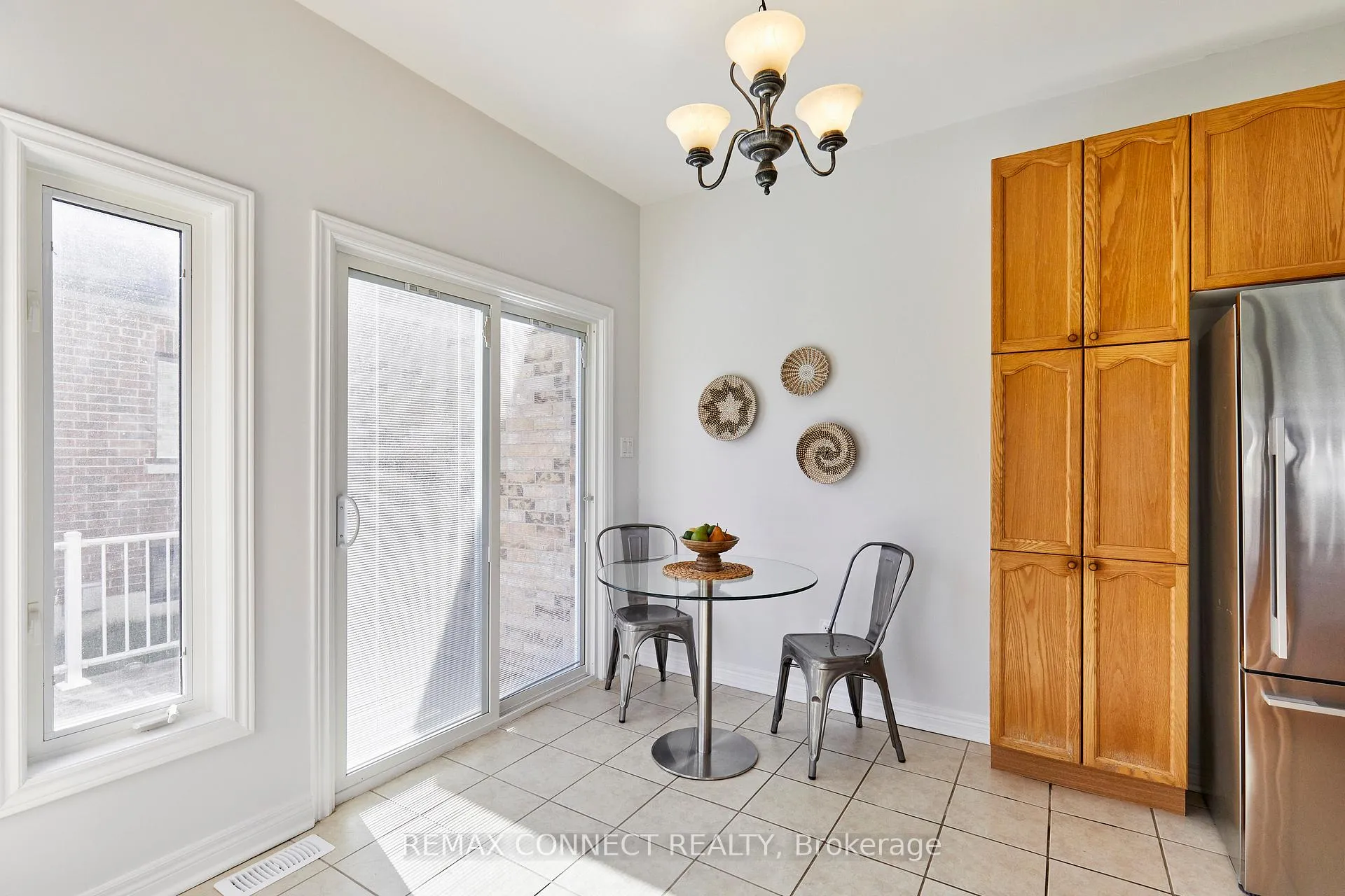 Photo 13 of 304 Waterbury Crescent, Scugog, Port Perry — HOMEH