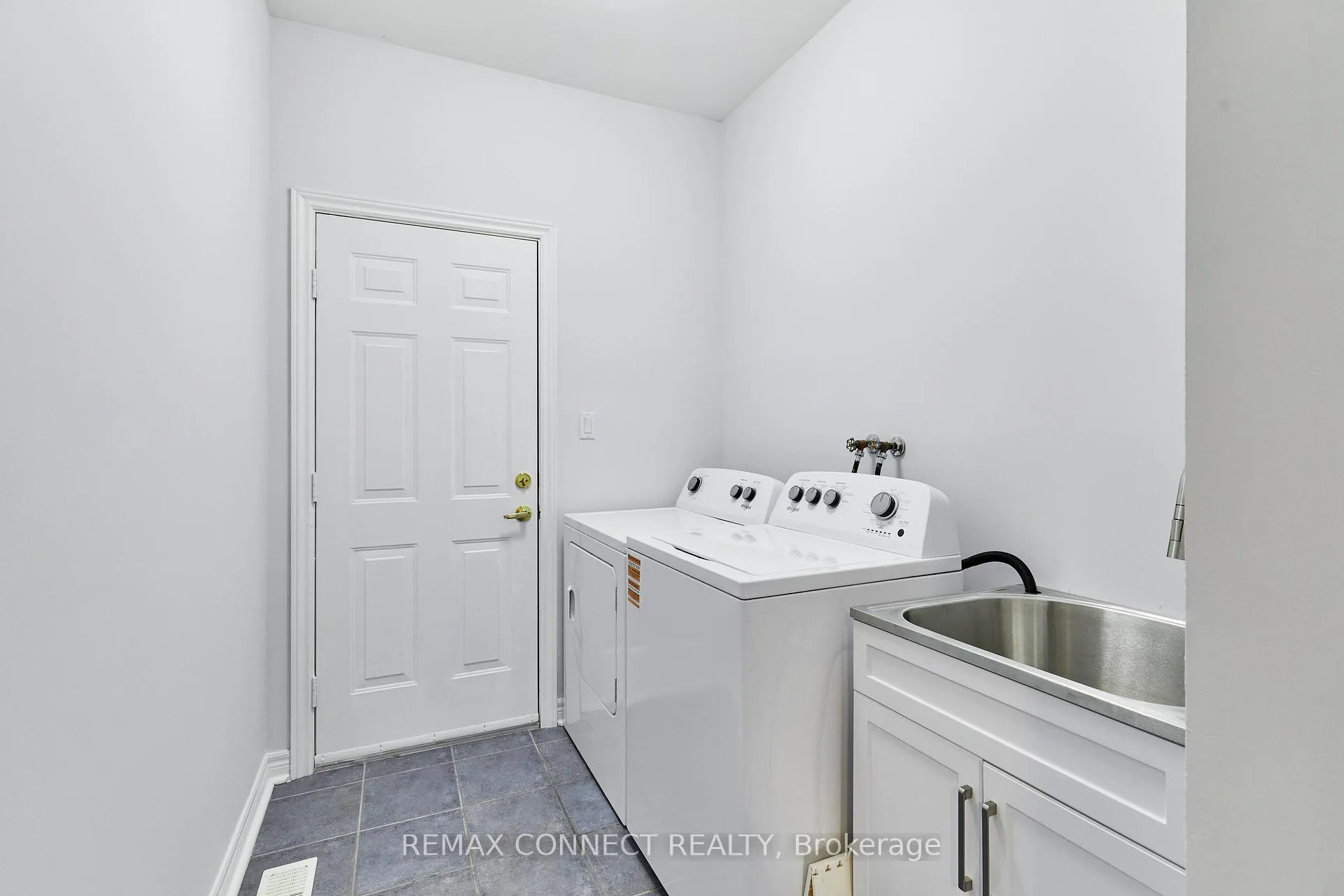 Photo 32 of 304 Waterbury Crescent, Scugog, Port Perry — HOMEH