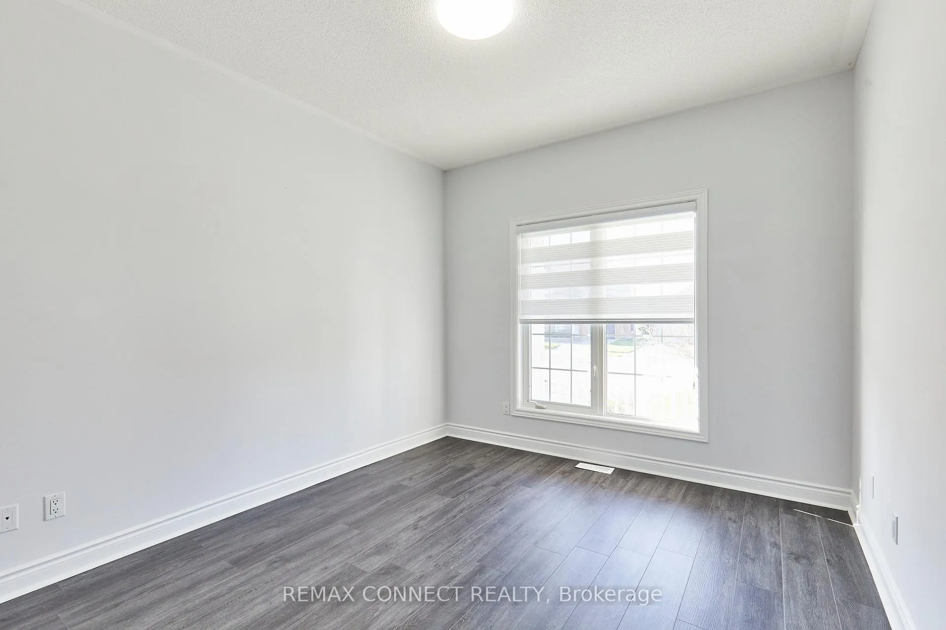 Photo 34 of 304 Waterbury Crescent, Scugog, Port Perry — HOMEH
