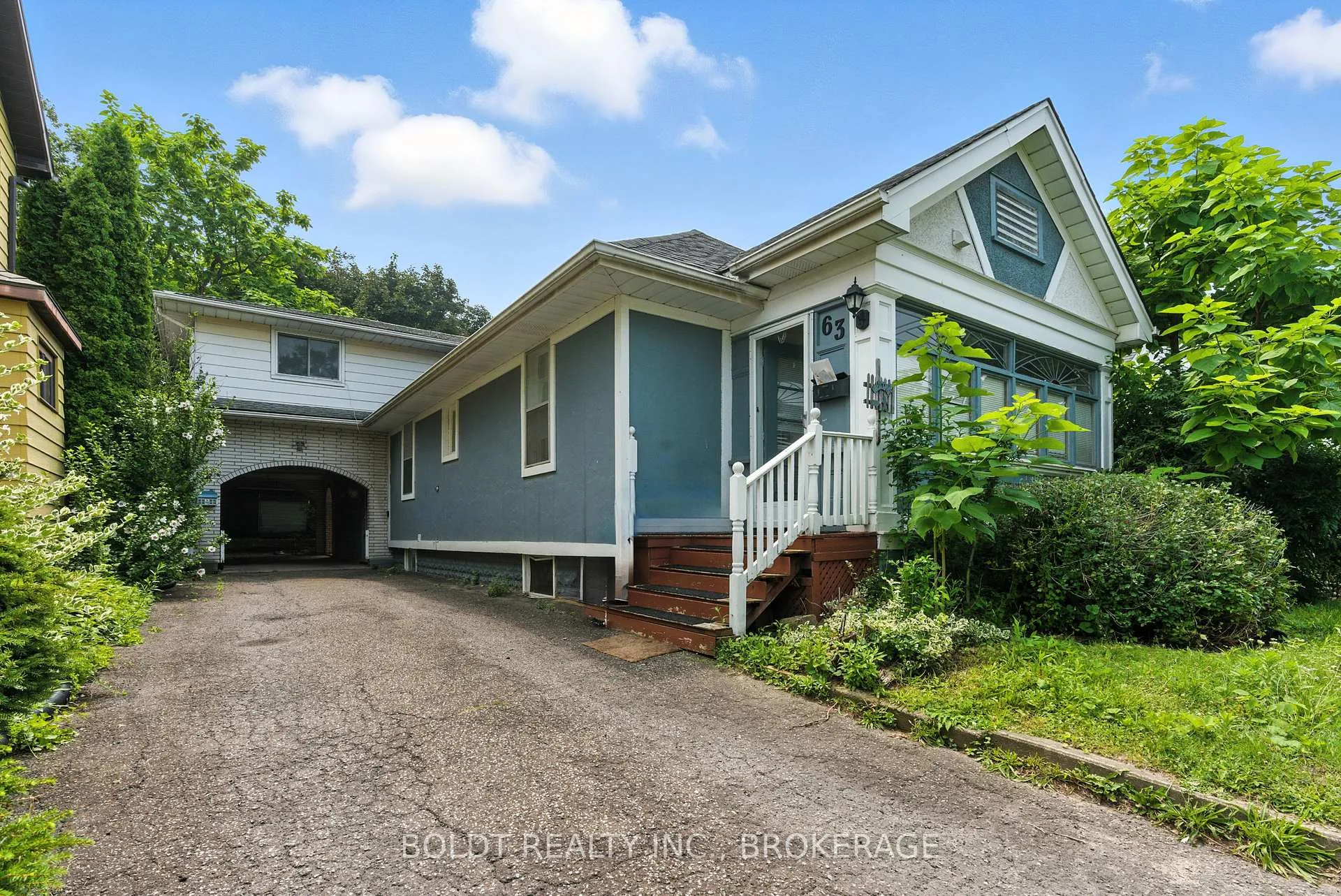 Photo 3 of 63 Permilla Street, St. Catharines, Ridley — HOMEH