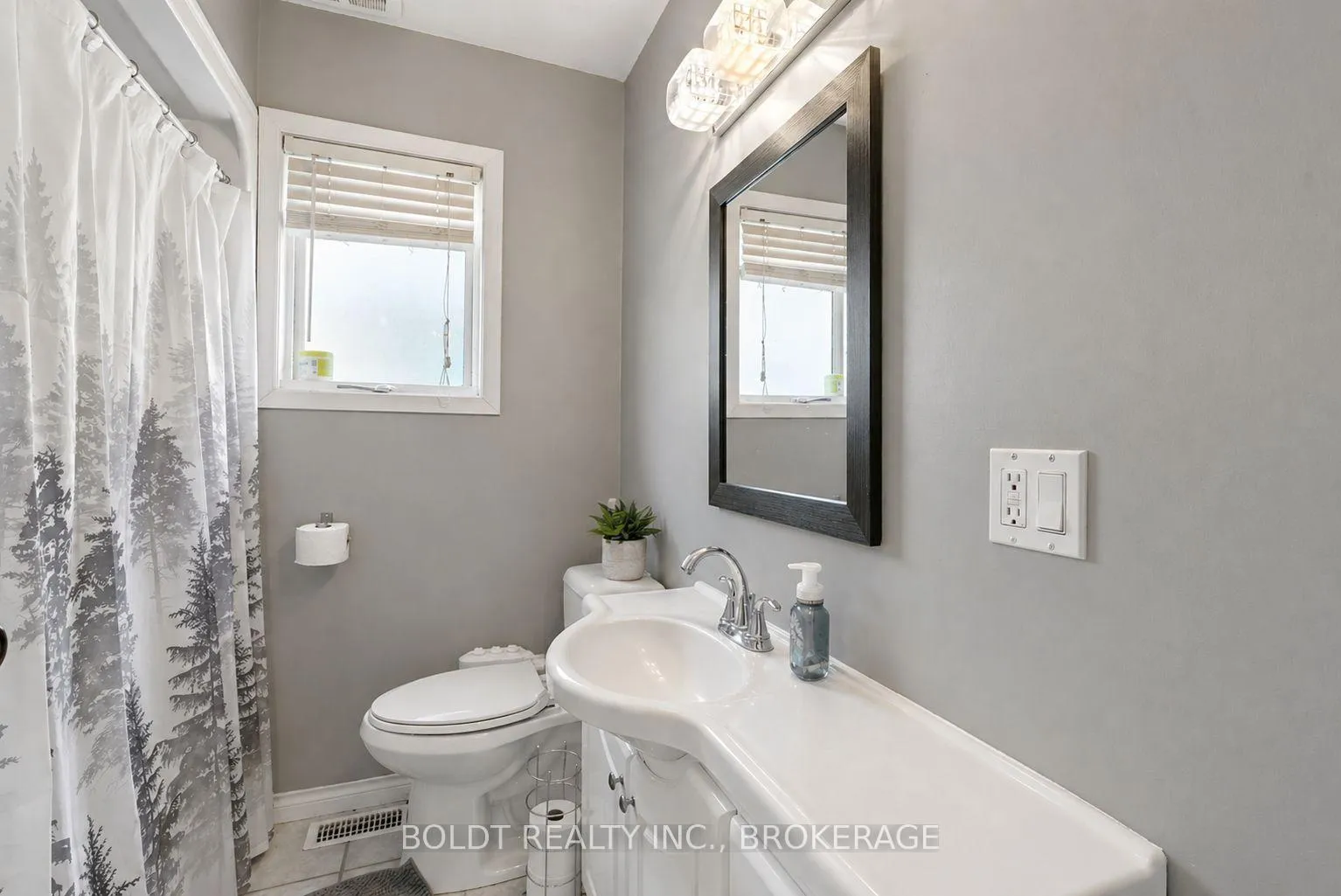 Photo 16 of 63 Permilla Street, St. Catharines, Ridley — HOMEH