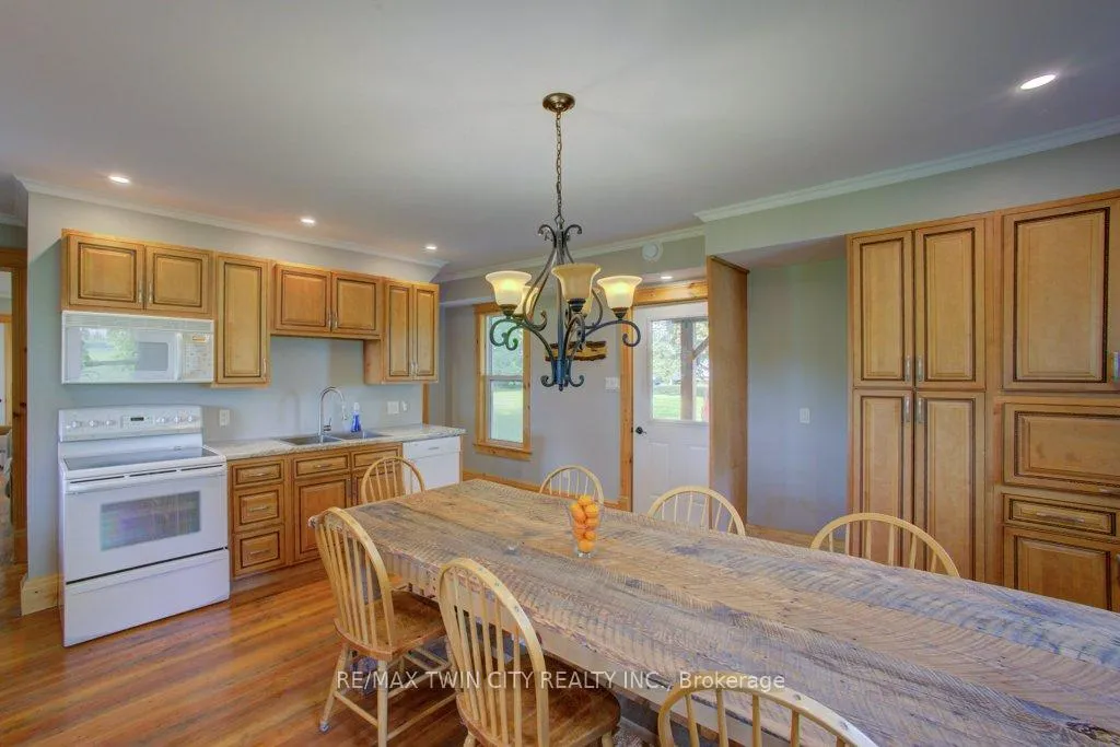 Photo 8 of 86561 London Road, North Huron, East Wawanosh — HOMEH