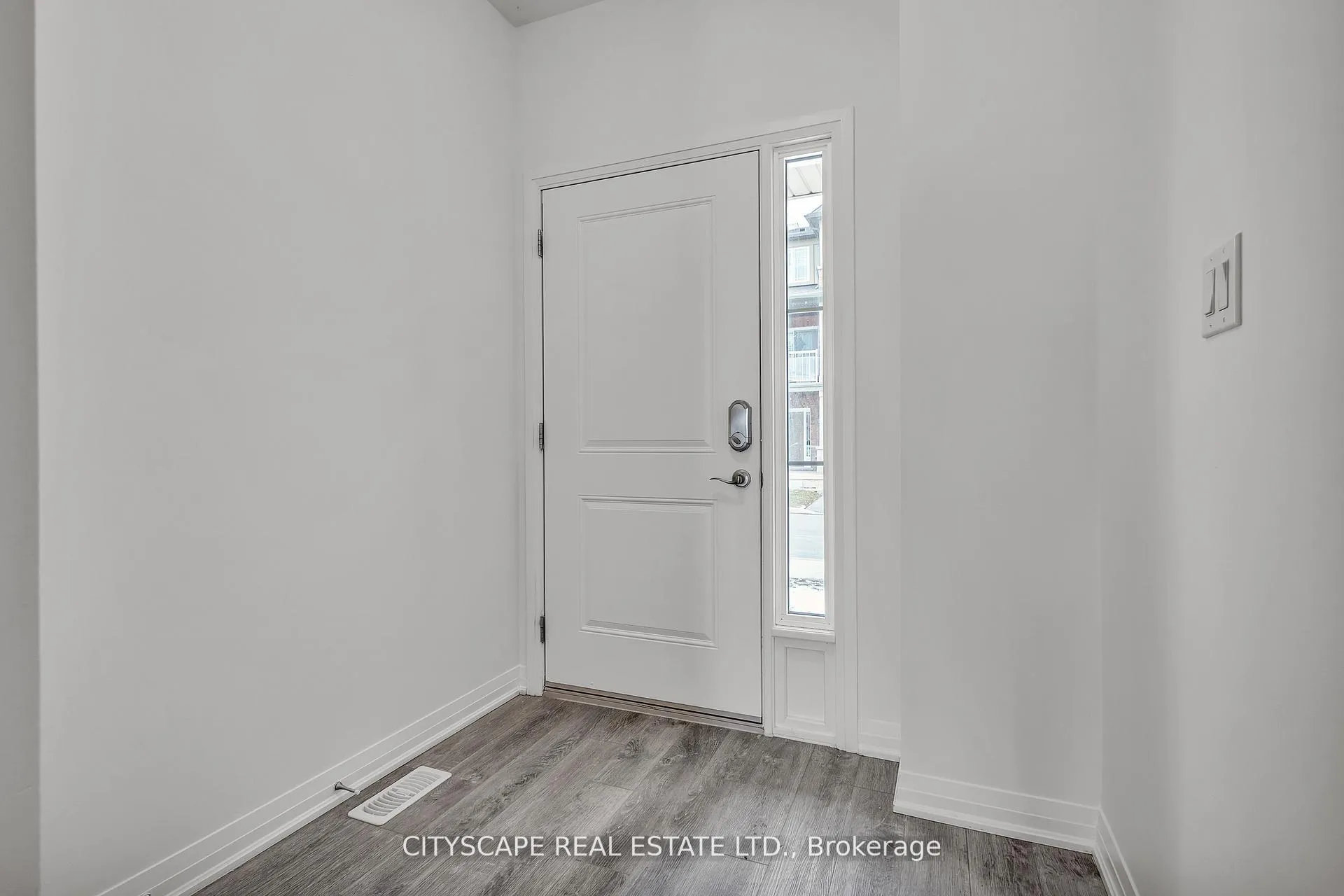 Photo 6 of 34 Laguna Village Crescent, Hamilton, Rural Glanbrook — HOMEH
