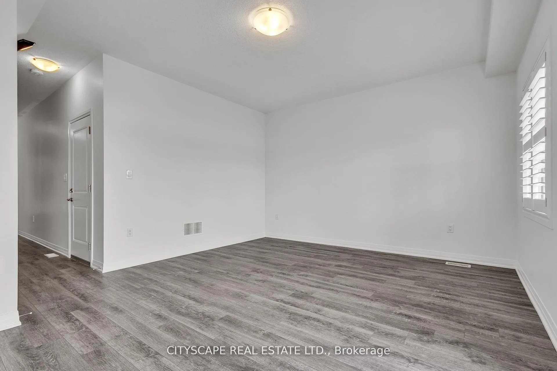 Photo 9 of 34 Laguna Village Crescent, Hamilton, Rural Glanbrook — HOMEH