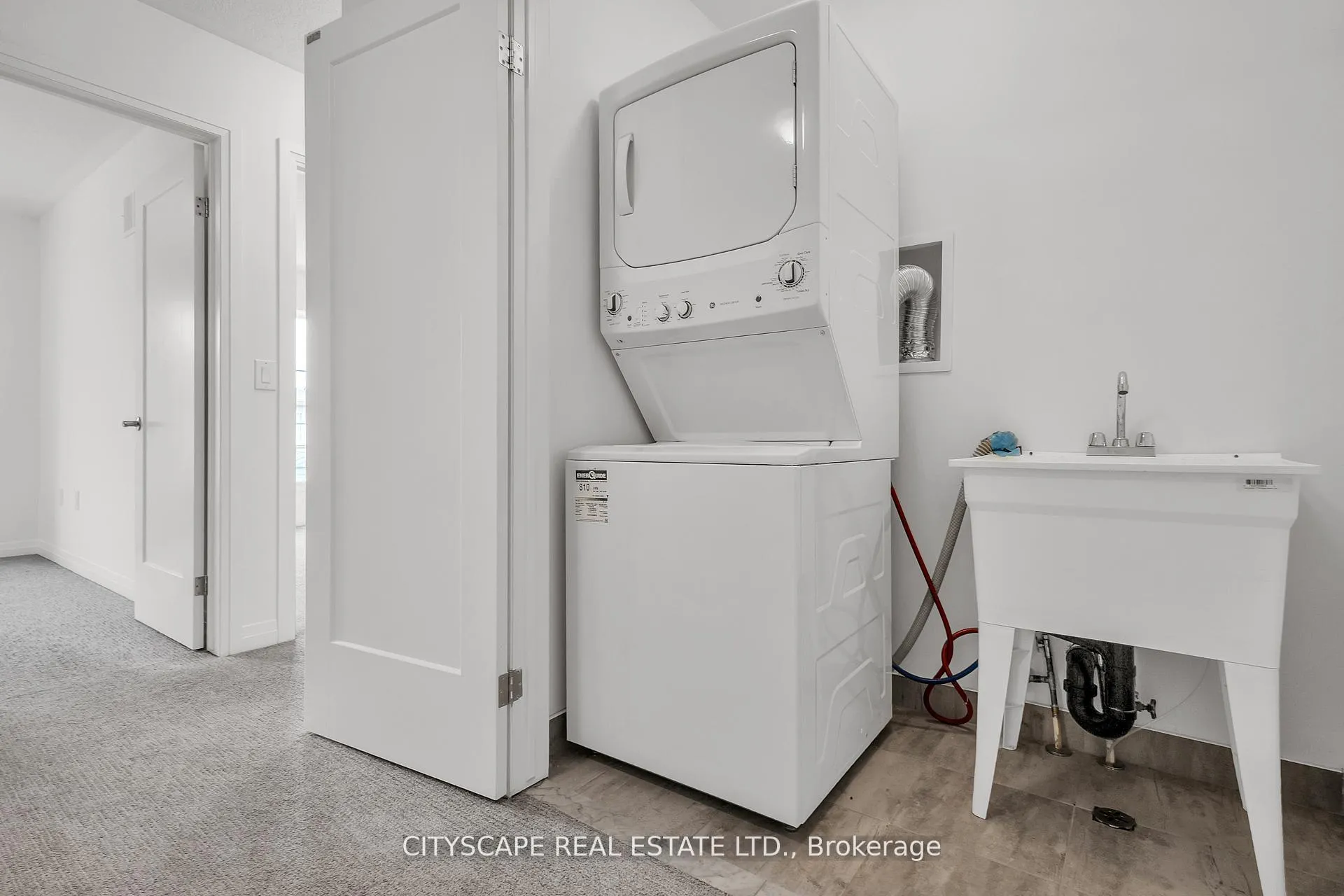 Photo 39 of 34 Laguna Village Crescent, Hamilton, Rural Glanbrook — HOMEH