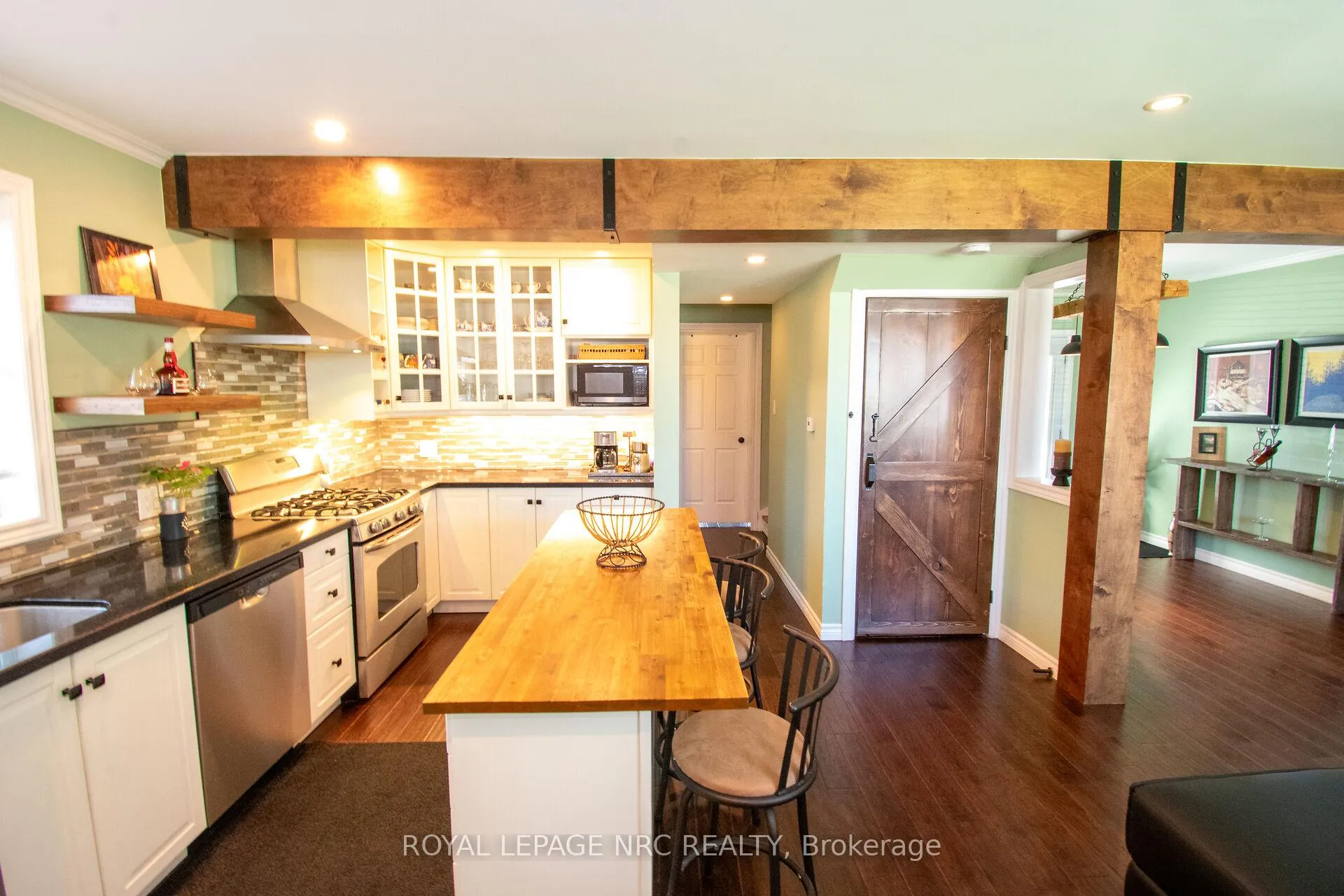 Photo 6 of 10 Blain Place N, St. Catharines, E. Chester — HOMEH