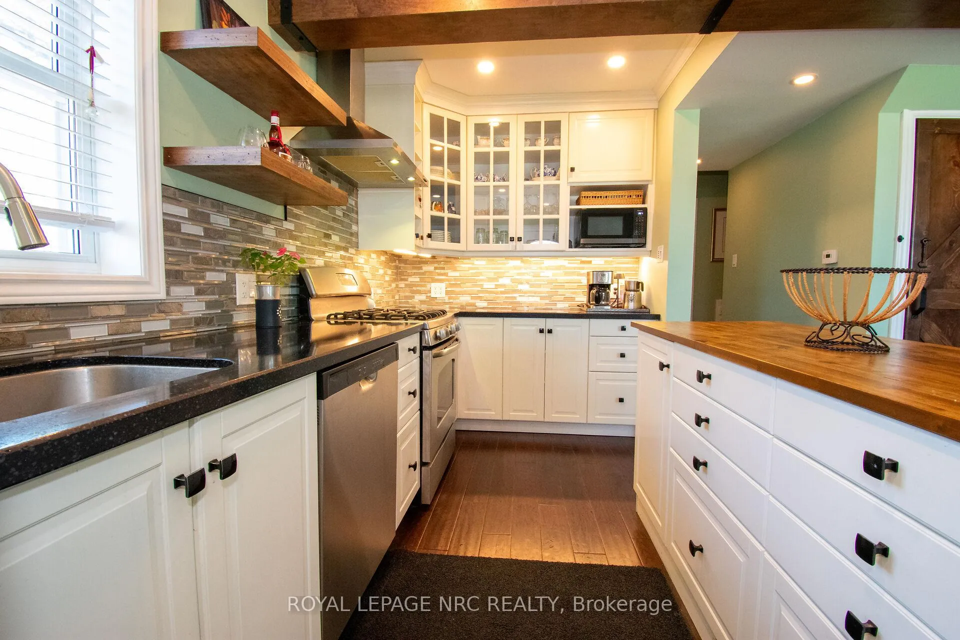 Photo 7 of 10 Blain Place N, St. Catharines, E. Chester — HOMEH