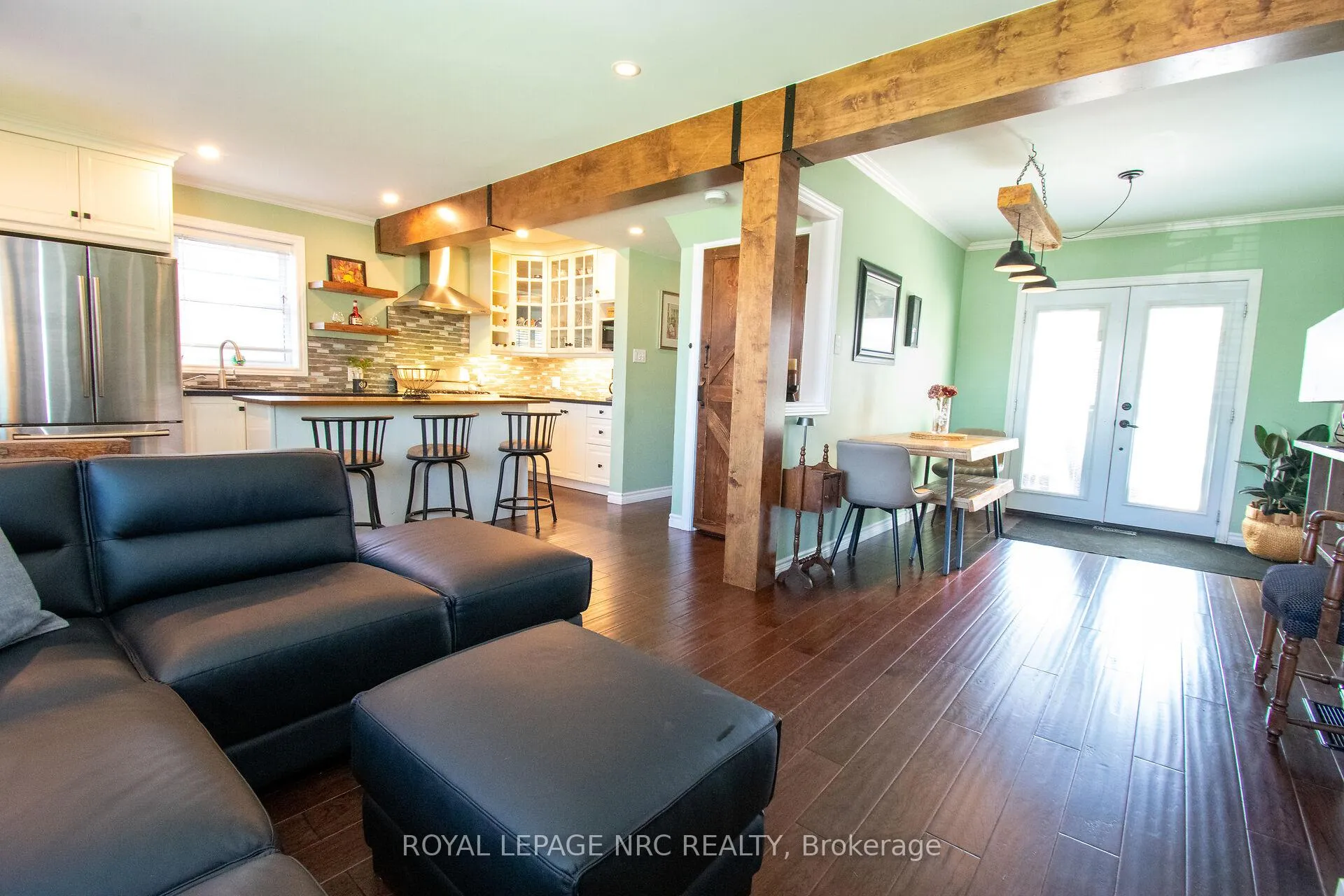 Photo 12 of 10 Blain Place N, St. Catharines, E. Chester — HOMEH