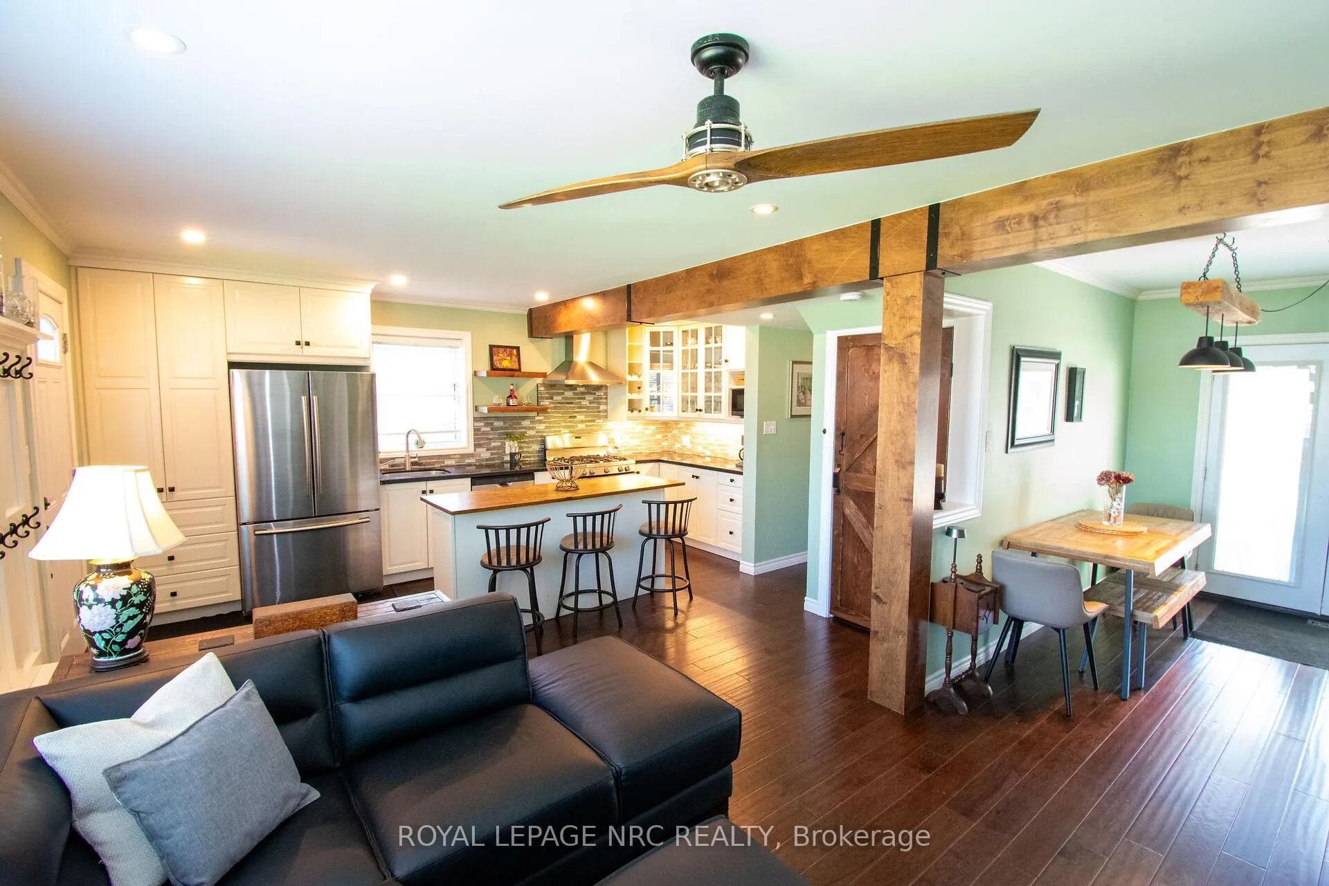 Photo 13 of 10 Blain Place N, St. Catharines, E. Chester — HOMEH