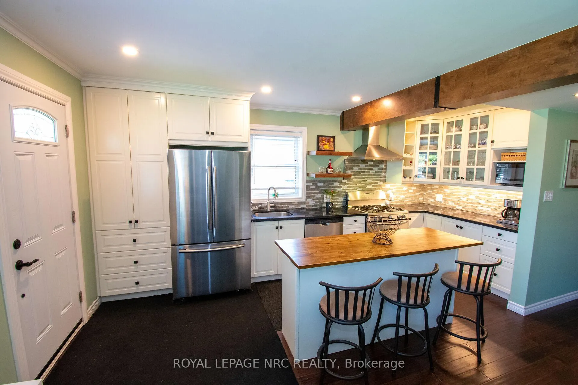 Photo 14 of 10 Blain Place N, St. Catharines, E. Chester — HOMEH