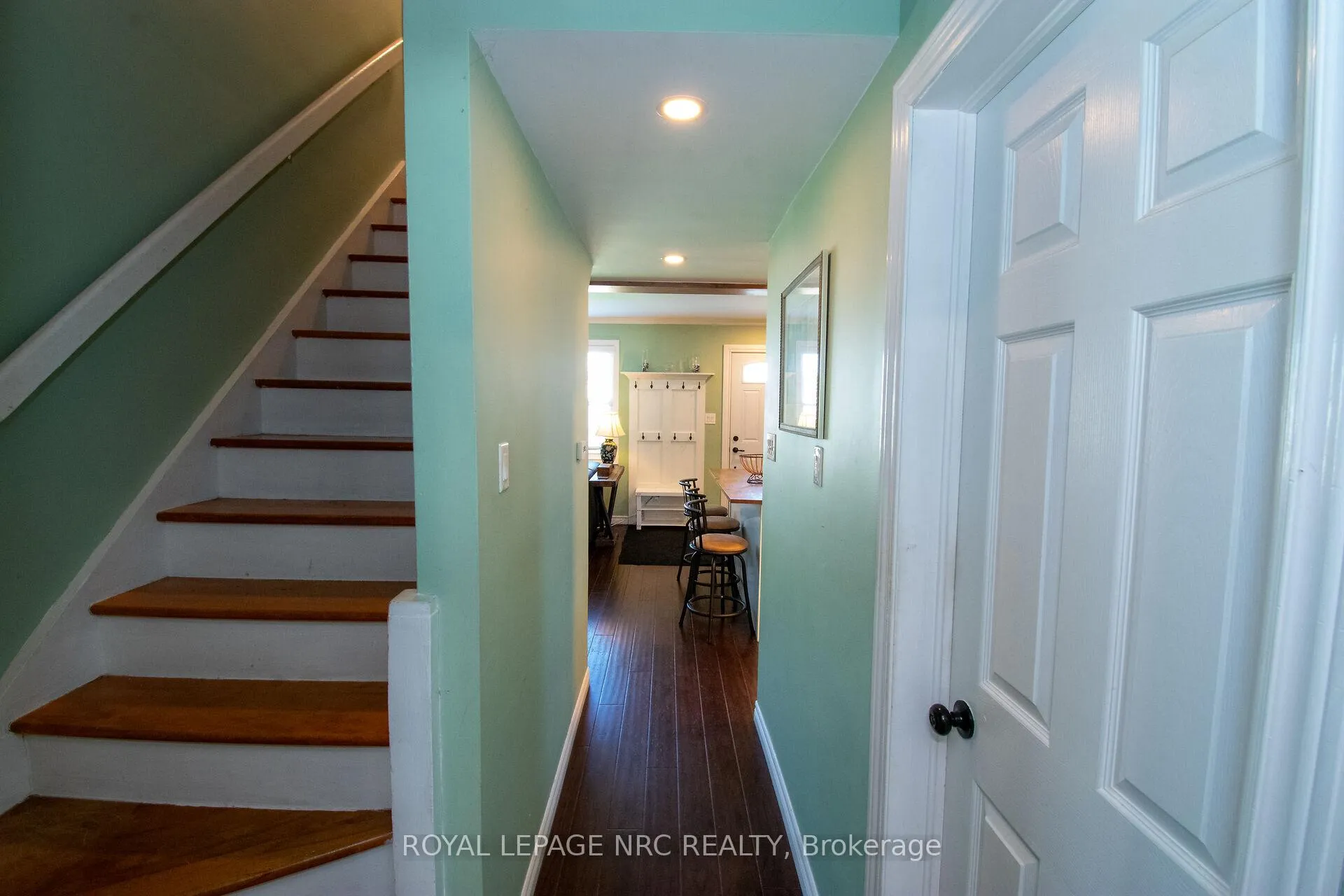Photo 26 of 10 Blain Place N, St. Catharines, E. Chester — HOMEH