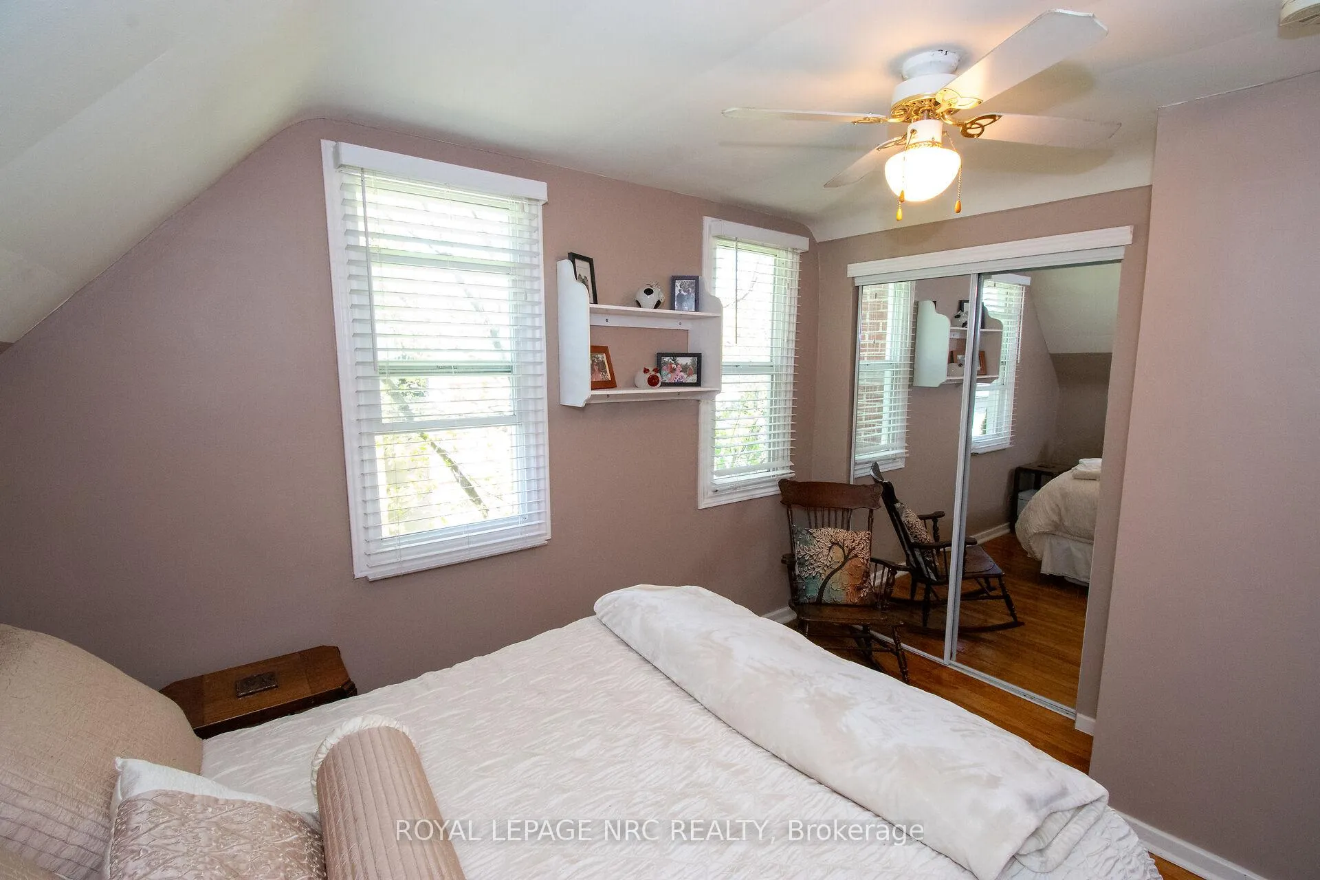 Photo 28 of 10 Blain Place N, St. Catharines, E. Chester — HOMEH