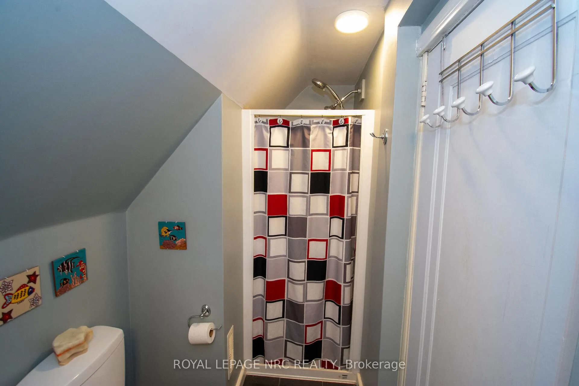 Photo 29 of 10 Blain Place N, St. Catharines, E. Chester — HOMEH