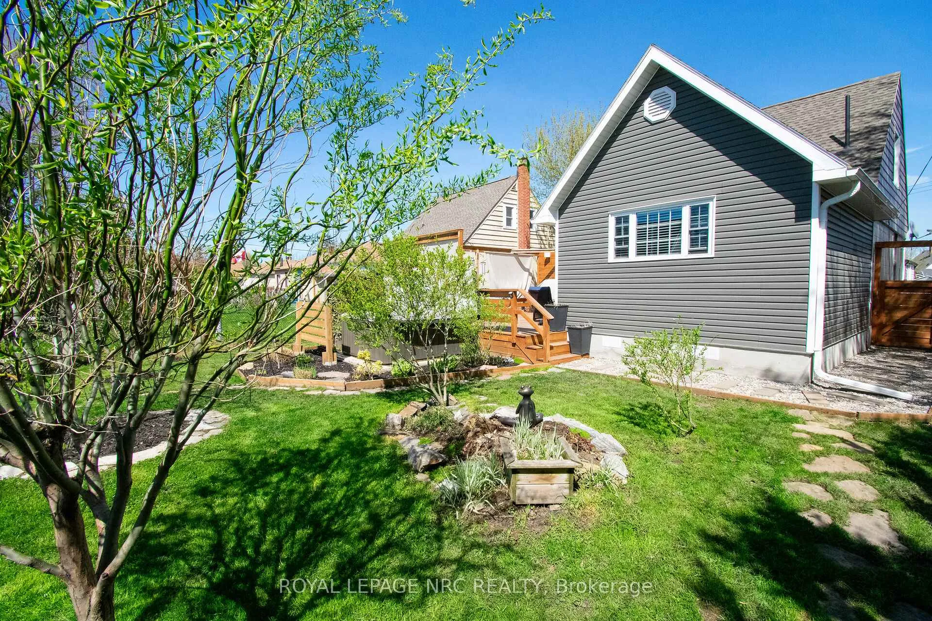 Photo 40 of 10 Blain Place N, St. Catharines, E. Chester — HOMEH