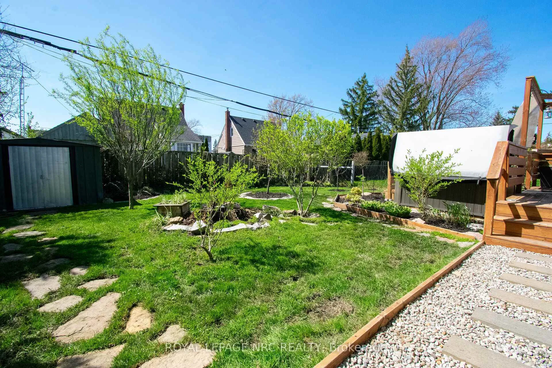 Photo 41 of 10 Blain Place N, St. Catharines, E. Chester — HOMEH