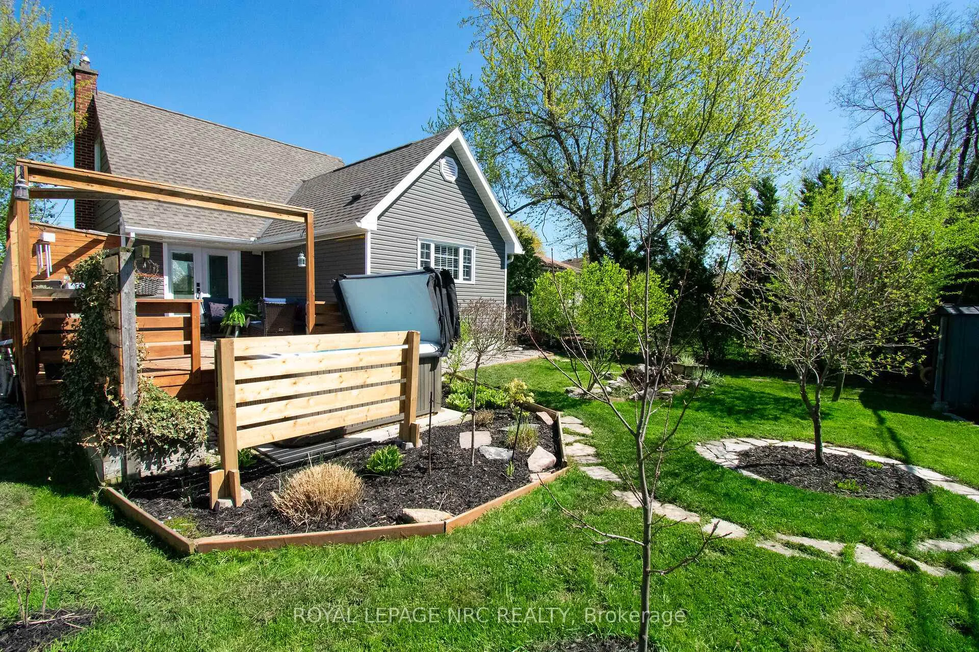 Photo 42 of 10 Blain Place N, St. Catharines, E. Chester — HOMEH