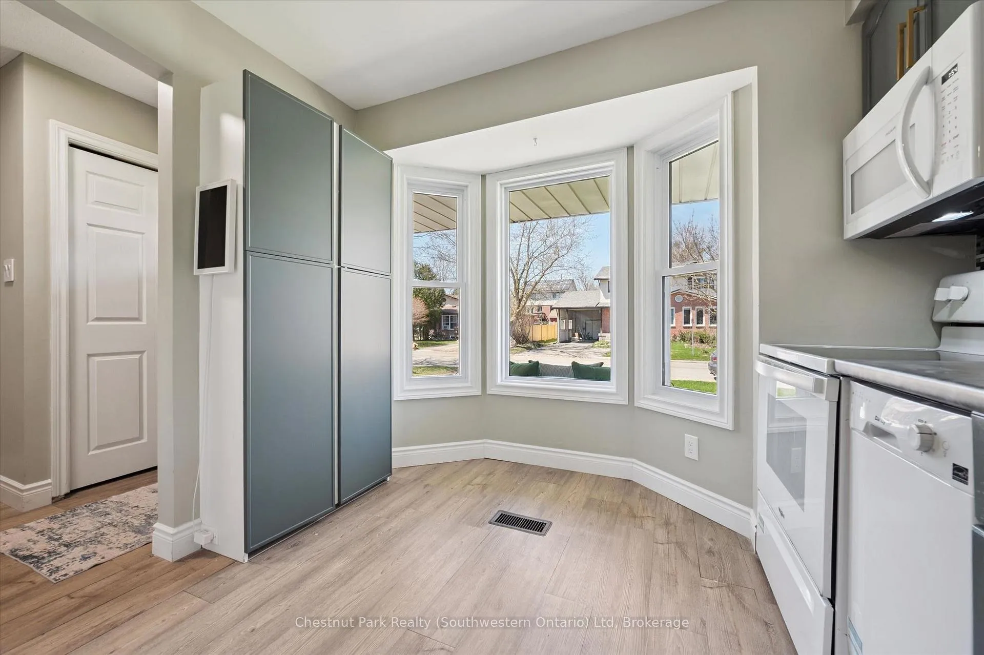 Photo 9 of 33 Wilson Crescent, Centre Wellington, Elora/Salem — HOMEH
