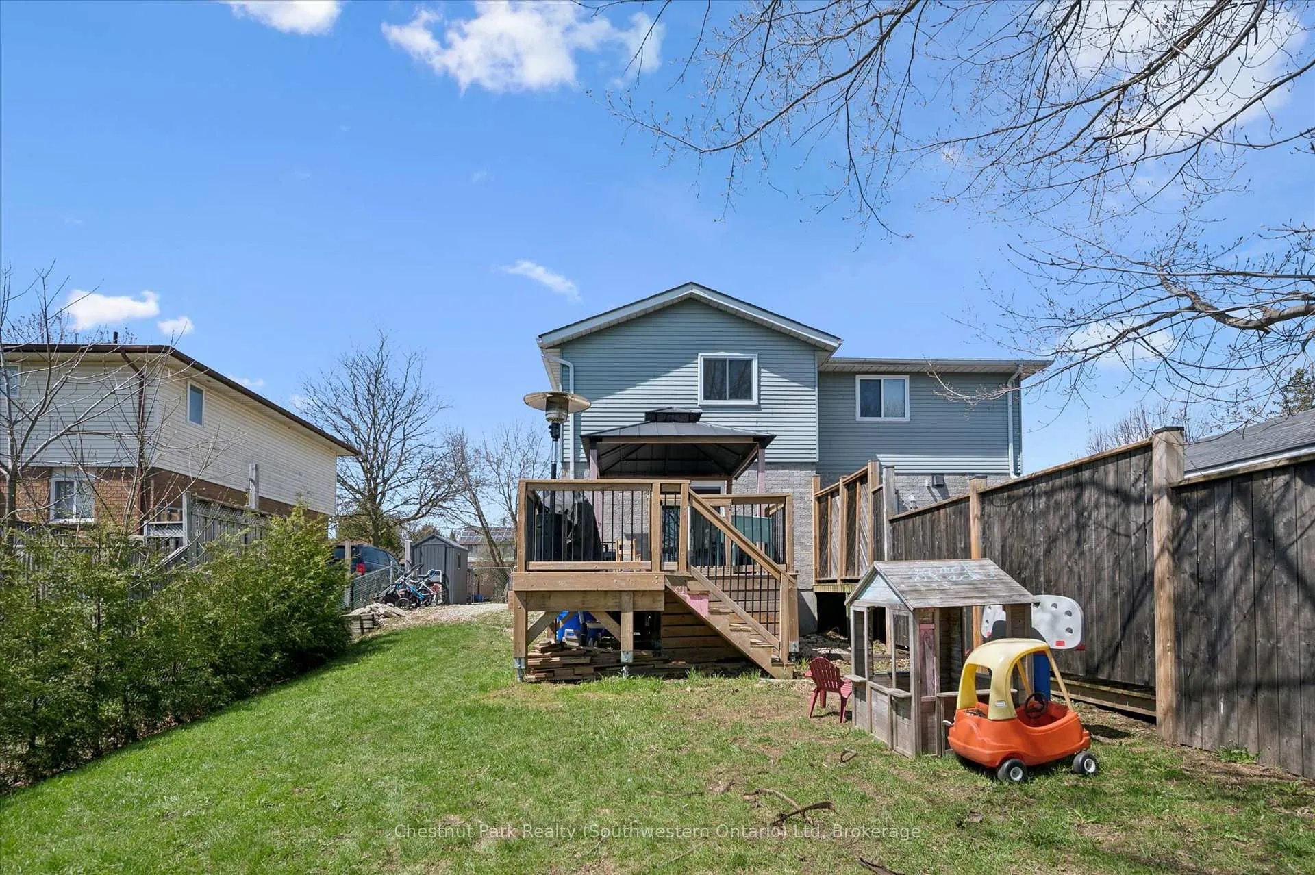 Photo 32 of 33 Wilson Crescent, Centre Wellington, Elora/Salem — HOMEH