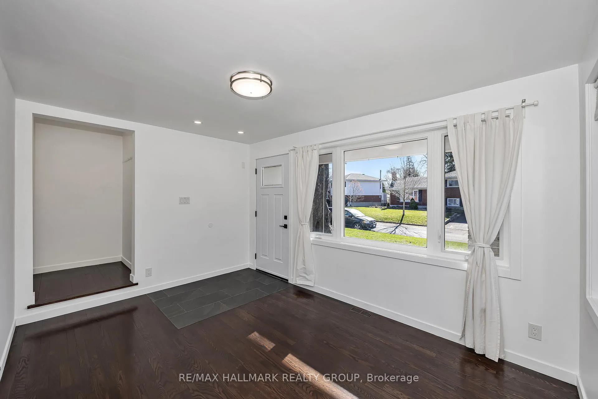 Photo 4 of 1138 Sherman Drive, Ottawa, Bel Air Heights — HOMEH