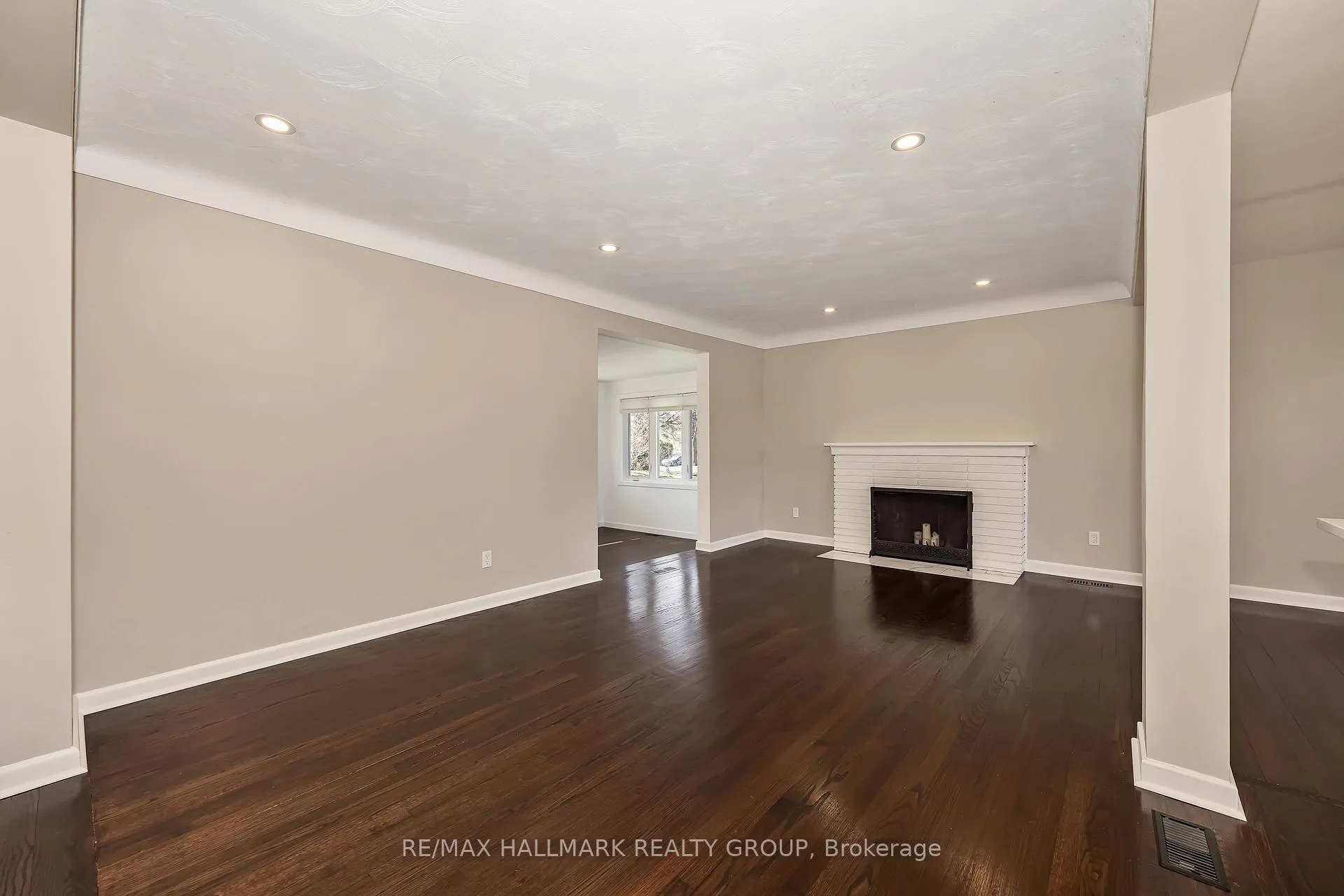 Photo 9 of 1138 Sherman Drive, Ottawa, Bel Air Heights — HOMEH