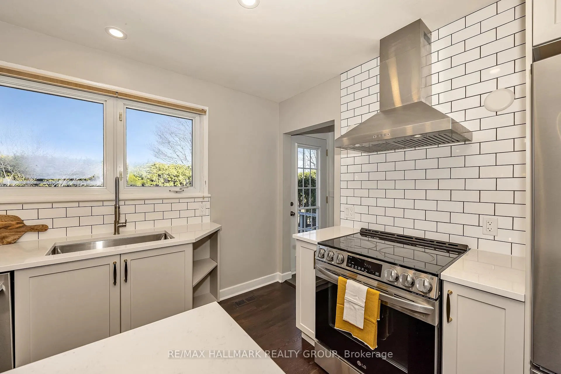 Photo 17 of 1138 Sherman Drive, Ottawa, Bel Air Heights — HOMEH