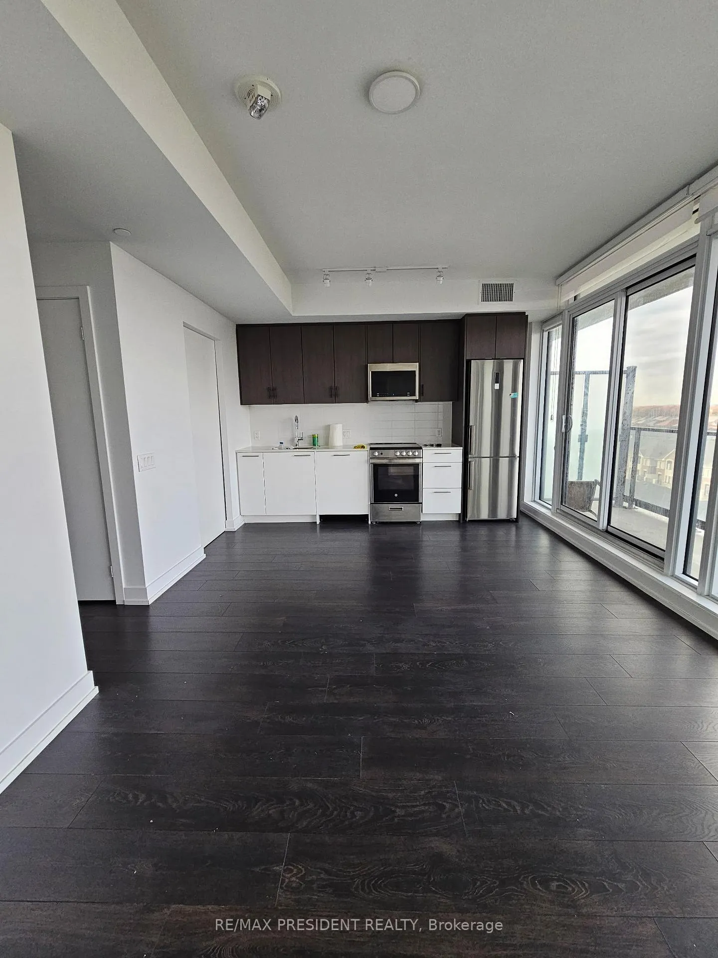 Front of Unit 709, 225 Veterans Drive